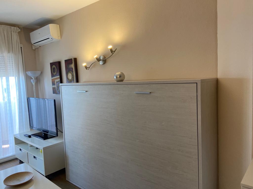 APPARTEMENT MANGIFICO À VENDRE À PARTIR DE SEPTEMBRE 2024 AVEC VUE SUR LA MER SUR LA 1ÈRE LIGNE DE LA PLAGE À BENALMADENA