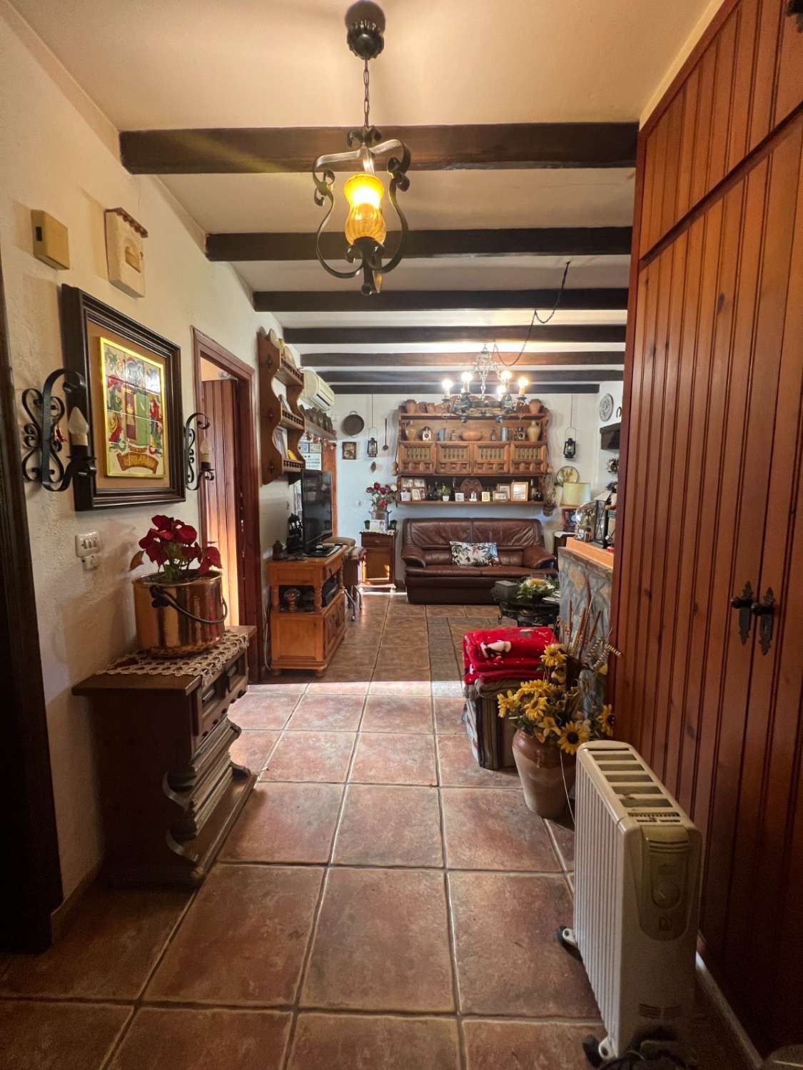 SE VENDE CHALET ADOSADO DE ESQUINA ZONA ELVIRIA (MARBELLA)