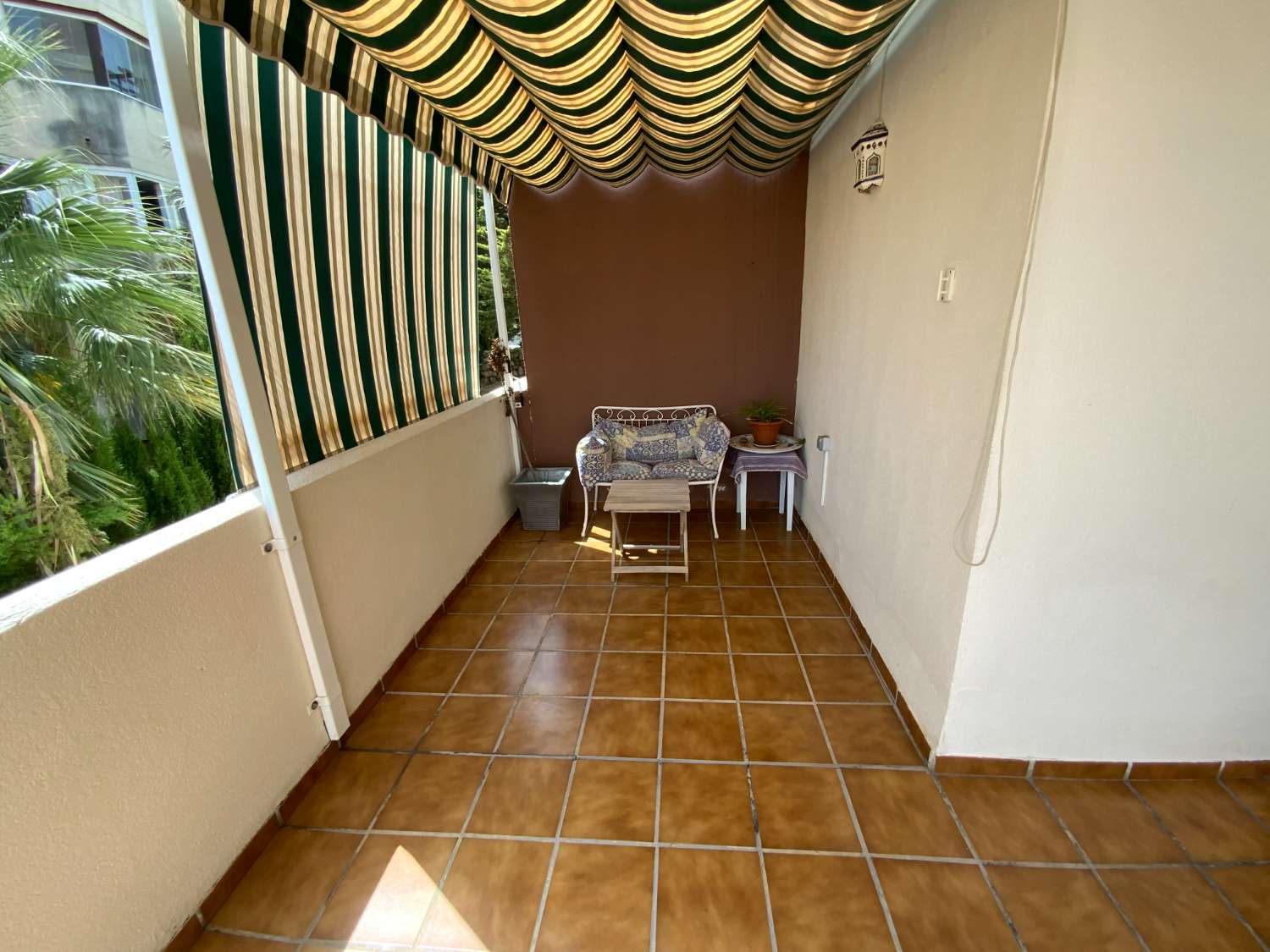 DEMI-SAISON. LOCATION DU 1.9.24-30.6.25 BEL APPARTEMENT SUR LA PLAGE DE LA 2ÈME LIGNE À BENALMADENA