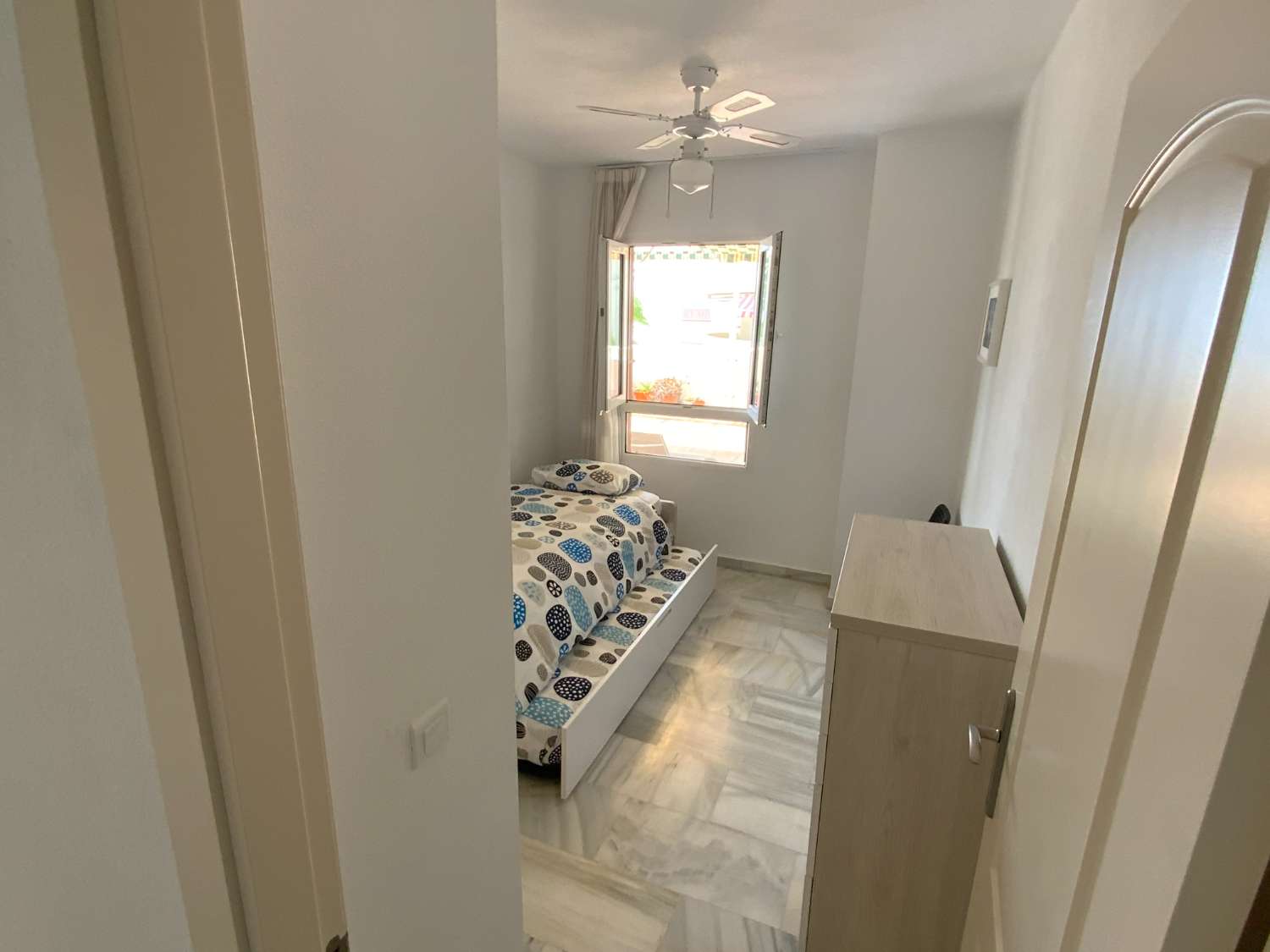 HALF SEIZOEN. VERHUUR VAN 1.9.24-30.6.25 MOOI APPARTEMENT AAN HET 2E LIJNS STRAND IN BENALMÁDENA