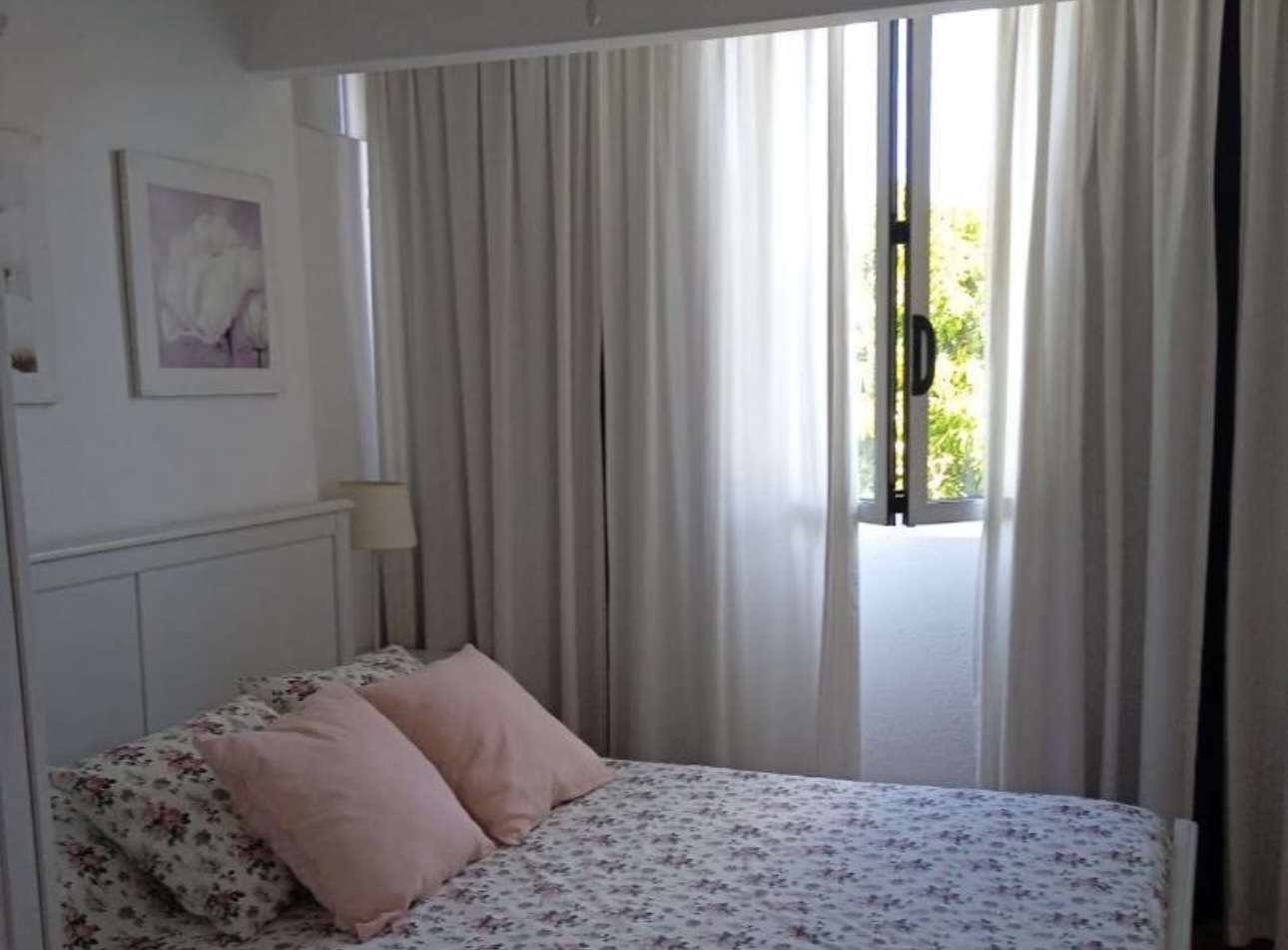 MID SEASON .FOR RENT FROM 1.11.24-31.1.25 BEAUTIFUL PENTHOUSE WITH SEA VIEWS IN LA CARIHUELA