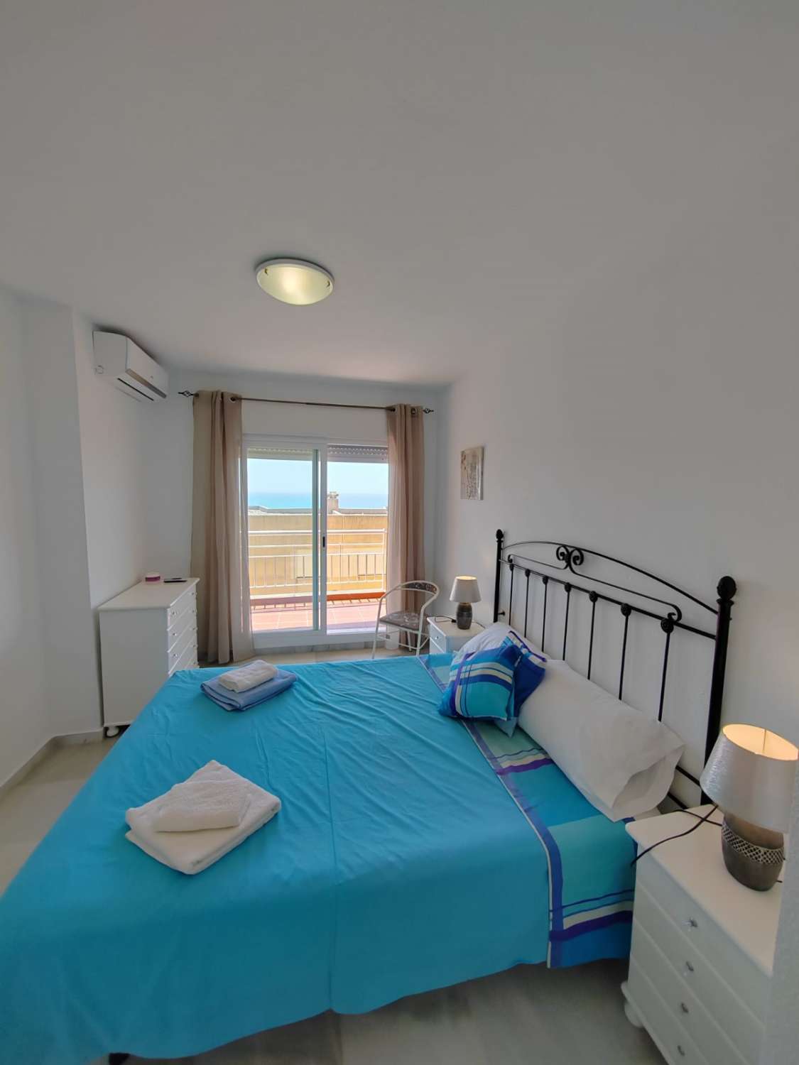 LOCATION À MOYEN TERME DU 8.8.24- 30.6.25 BEL APPARTEMENT AVEC VUE SUR LA MER À BENALMADENA