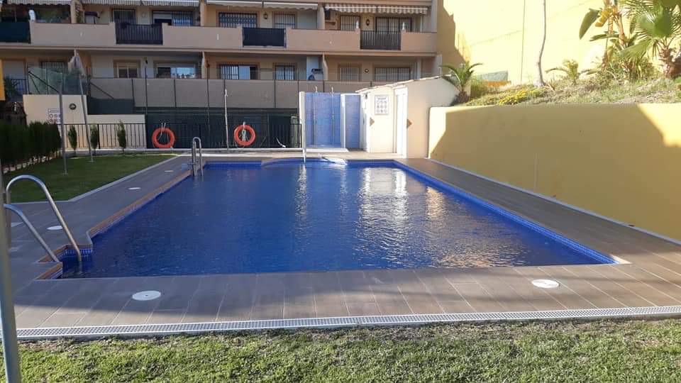 Half seizoen . Te huur vanaf 1.9.24-30.6.25 Mooi appartement in Benalmádena met uitzicht op zee