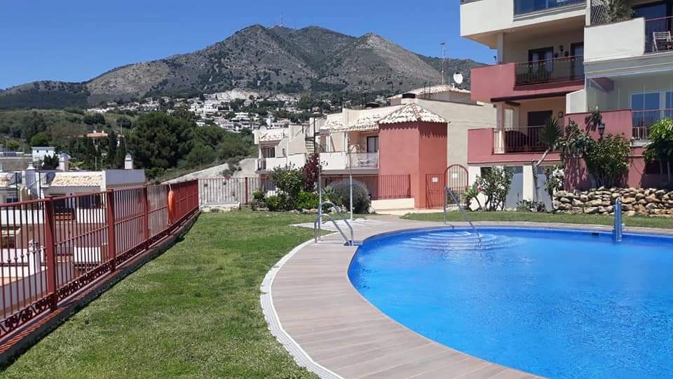 Demi-saison . A louer du 1.9.24-30.6.25 Bel appartement à Benalmadena avec vue sur la mer