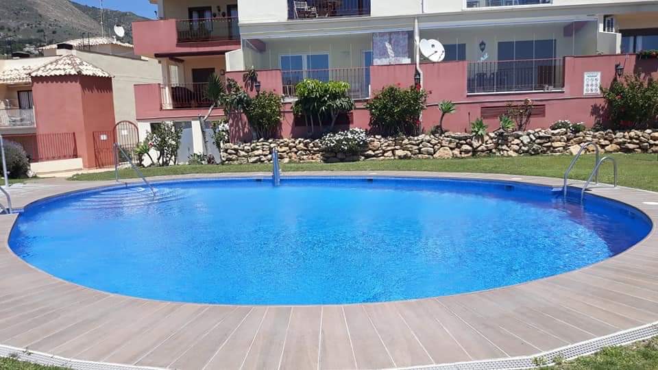 Half seizoen . Te huur vanaf 1.9.24-30.6.25 Mooi appartement in Benalmádena met uitzicht op zee