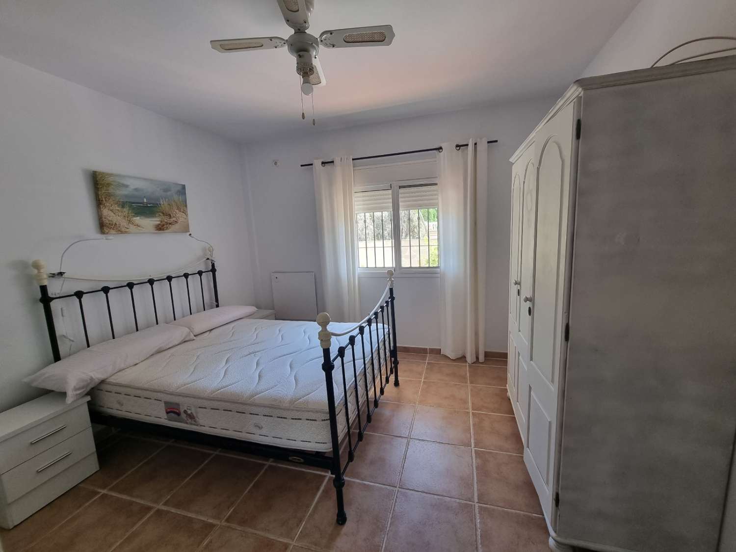 HALF SEIZOEN.  VERHUURD VAN 1.9.24-30.6.25 MOOI APPARTEMENT IN BENAJARAFE OP DE 2E LIJN VAN HET STRAND (MALAGA)