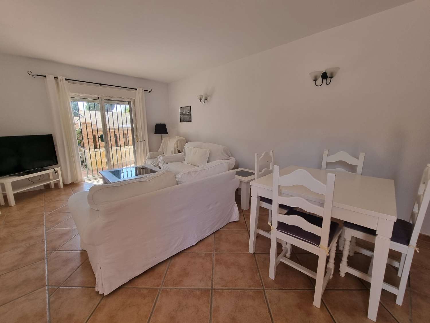 HALF SEASON.  RENTED FROM 1.9.24-30.6.25 NICE APARTMENT IN BENAJARAFE ON THE 2ND LINE OF BEACH (MALAGA)