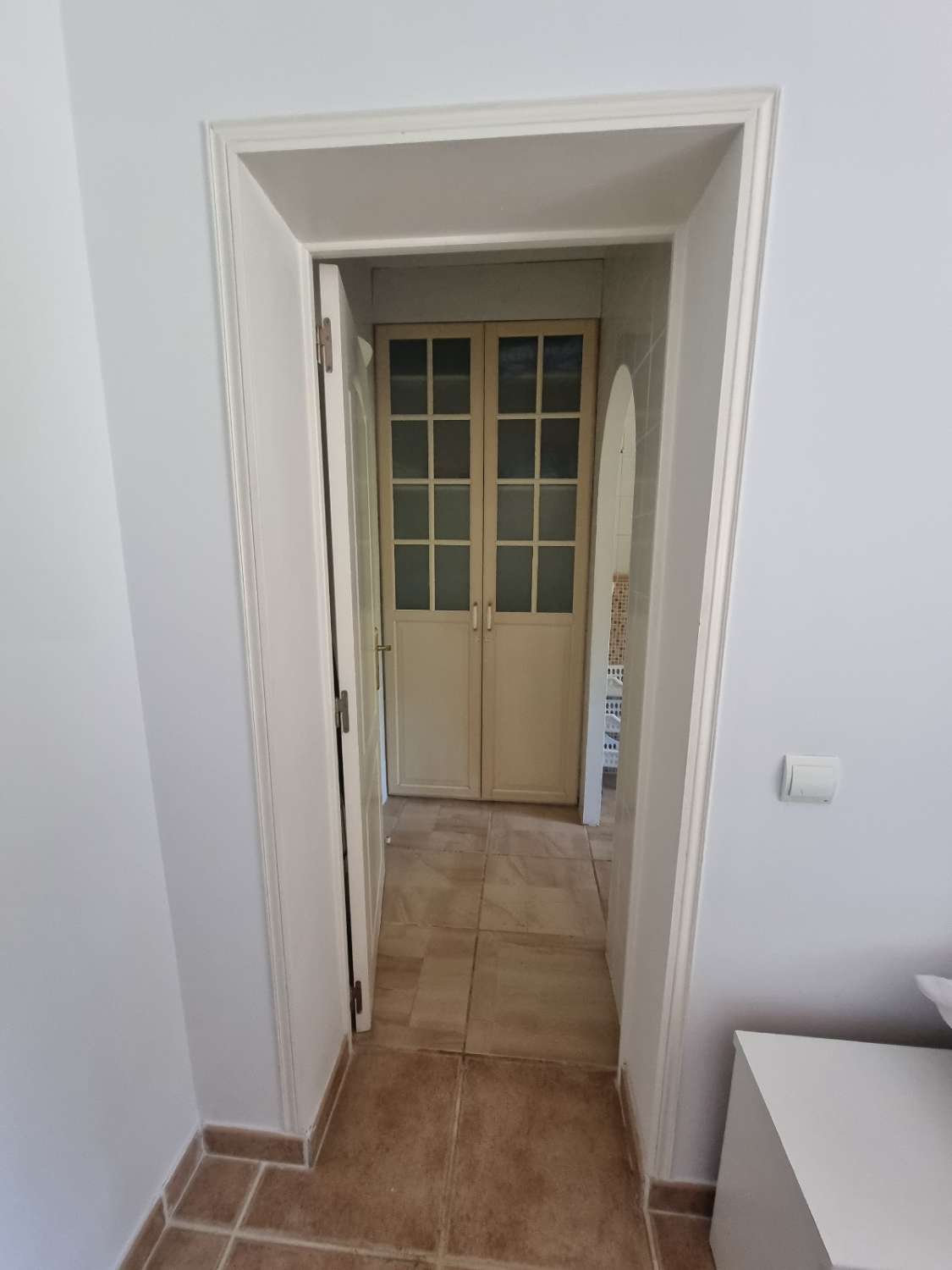 HALF SEIZOEN.  VERHUURD VAN 1.9.24-30.6.25 MOOI APPARTEMENT IN BENAJARAFE OP DE 2E LIJN VAN HET STRAND (MALAGA)