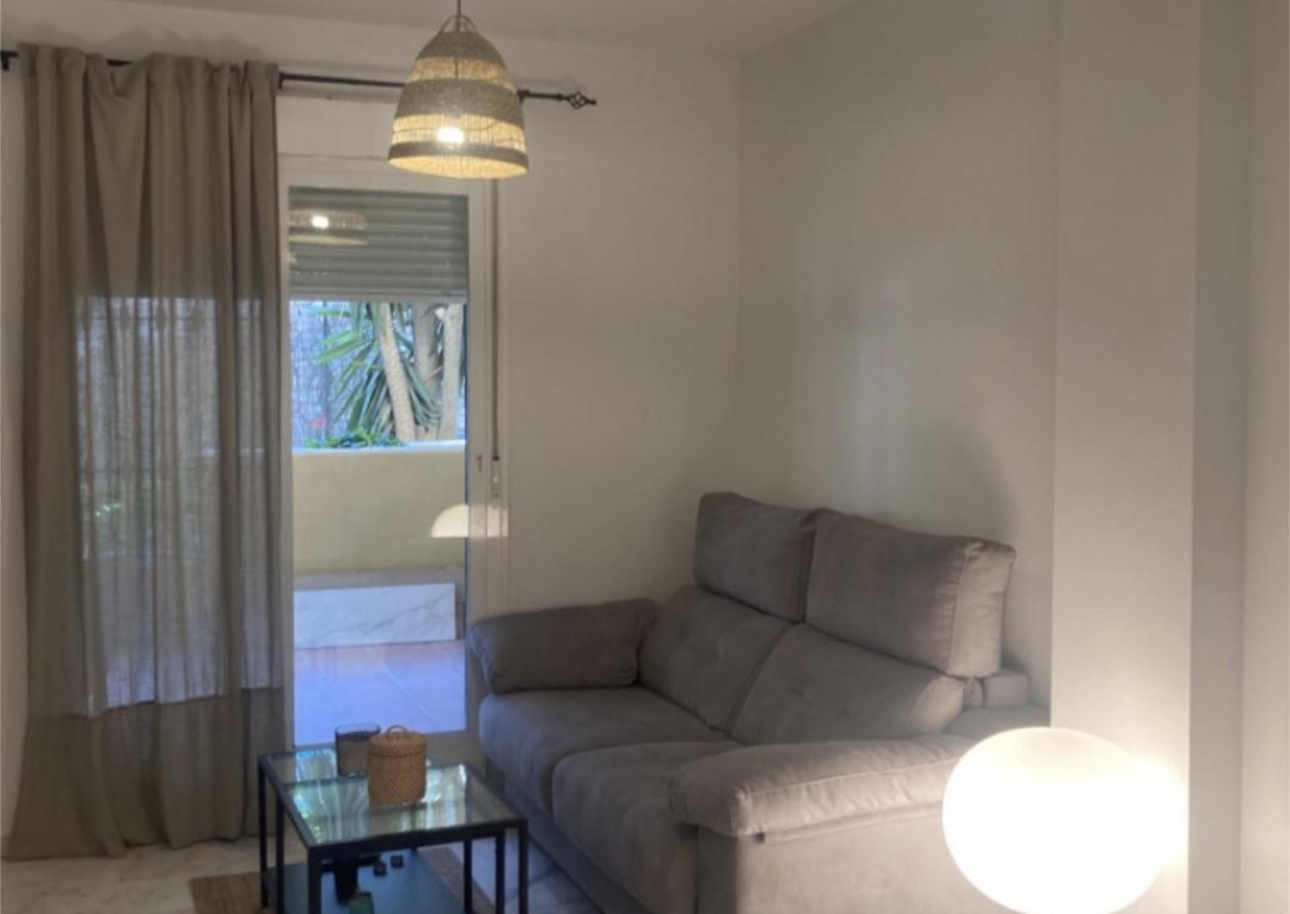 SE VENDE BONITO APARTAMENTO EN ZONA TORREBLANCA DEL SOL (FUENGIROLA)