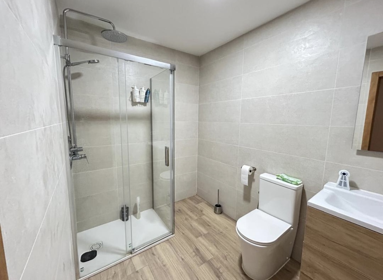 SE VENDE BONITO APARTAMENTO EN ZONA TORREBLANCA DEL SOL (FUENGIROLA)