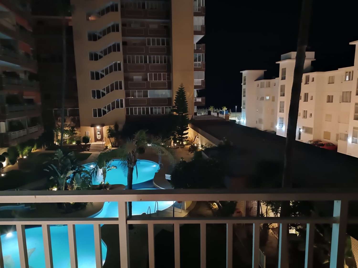 HALF SEIZOEN. VERHUURD VAN 1.4.25-30.6.25 MOOI APPARTEMENT OP DE 1E LIJN VAN HET STRAND (LOS BOLICHES ) FUENGIROLA