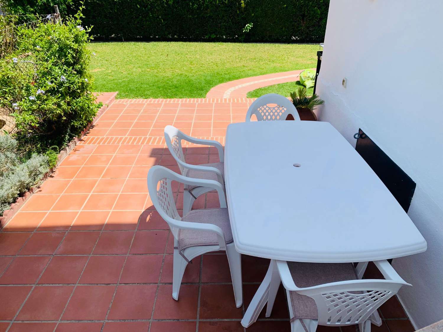 LONG SEASON. BEAUTIFUL APARTMENT FOR RENT IN TORREMOLINOS FROM NOW ON