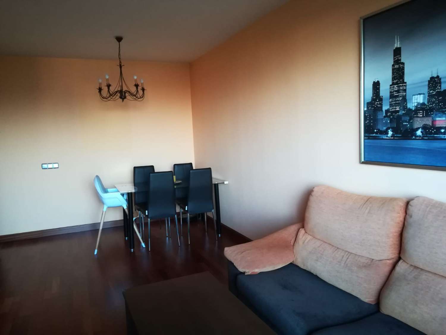 SE VENDE  BONITO APARTAMENTO EN ZONA DEL PINILLO CON VISTAS AL MAR (TORREMOLINOS)