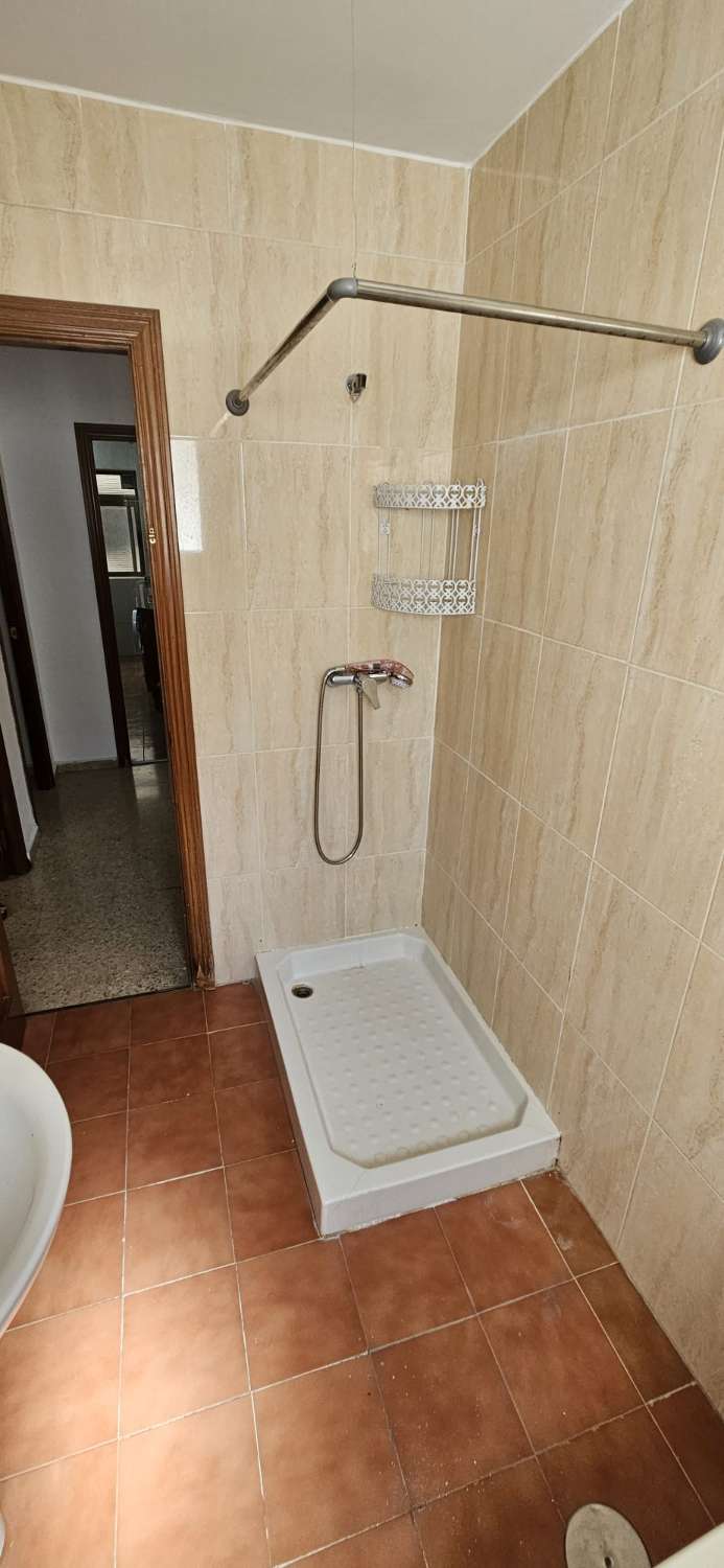 APPARTEMENT TE KOOP IN HET CENTRUM VAN ARROYO DE LA MIEL