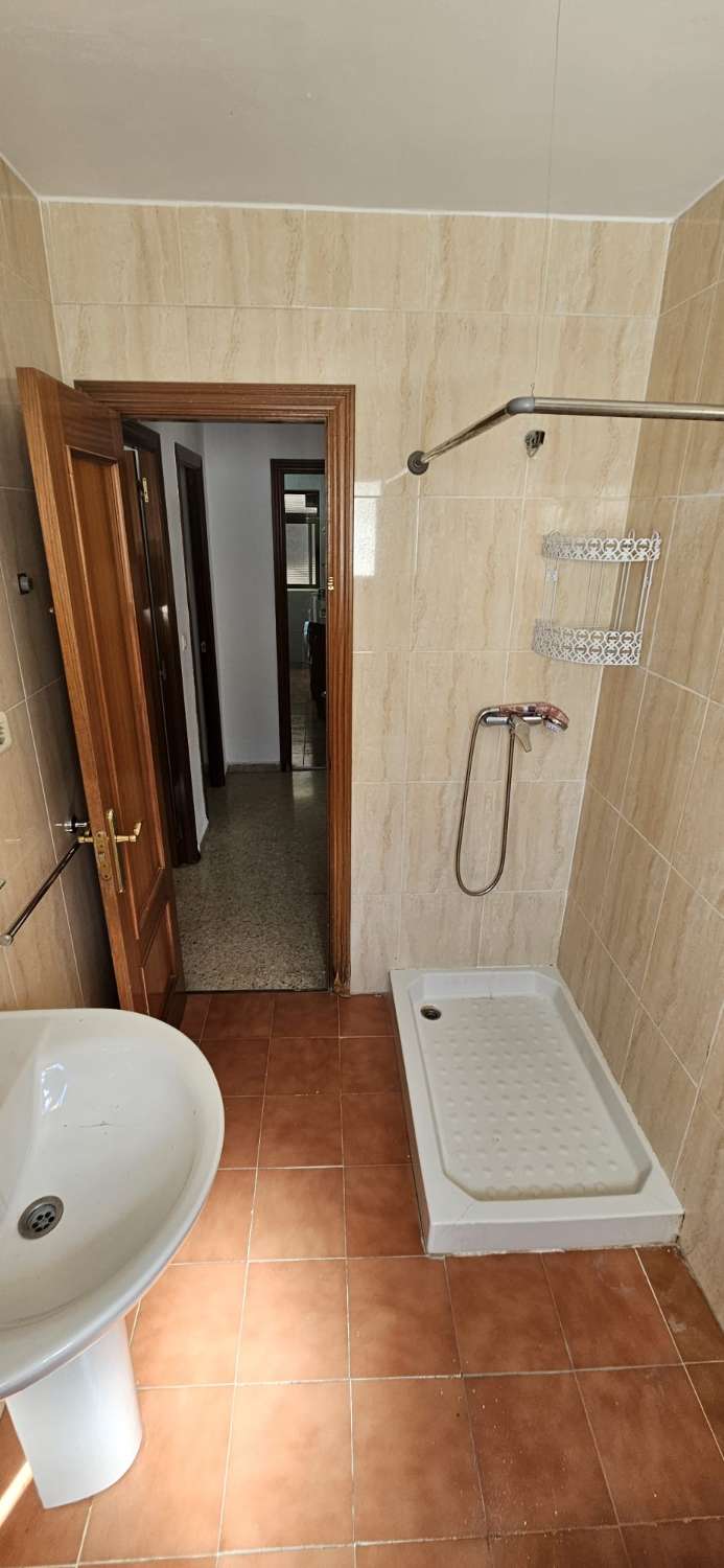 APARTMENT FOR SALE IN THE CENTER OF ARROYO DE LA MIEL