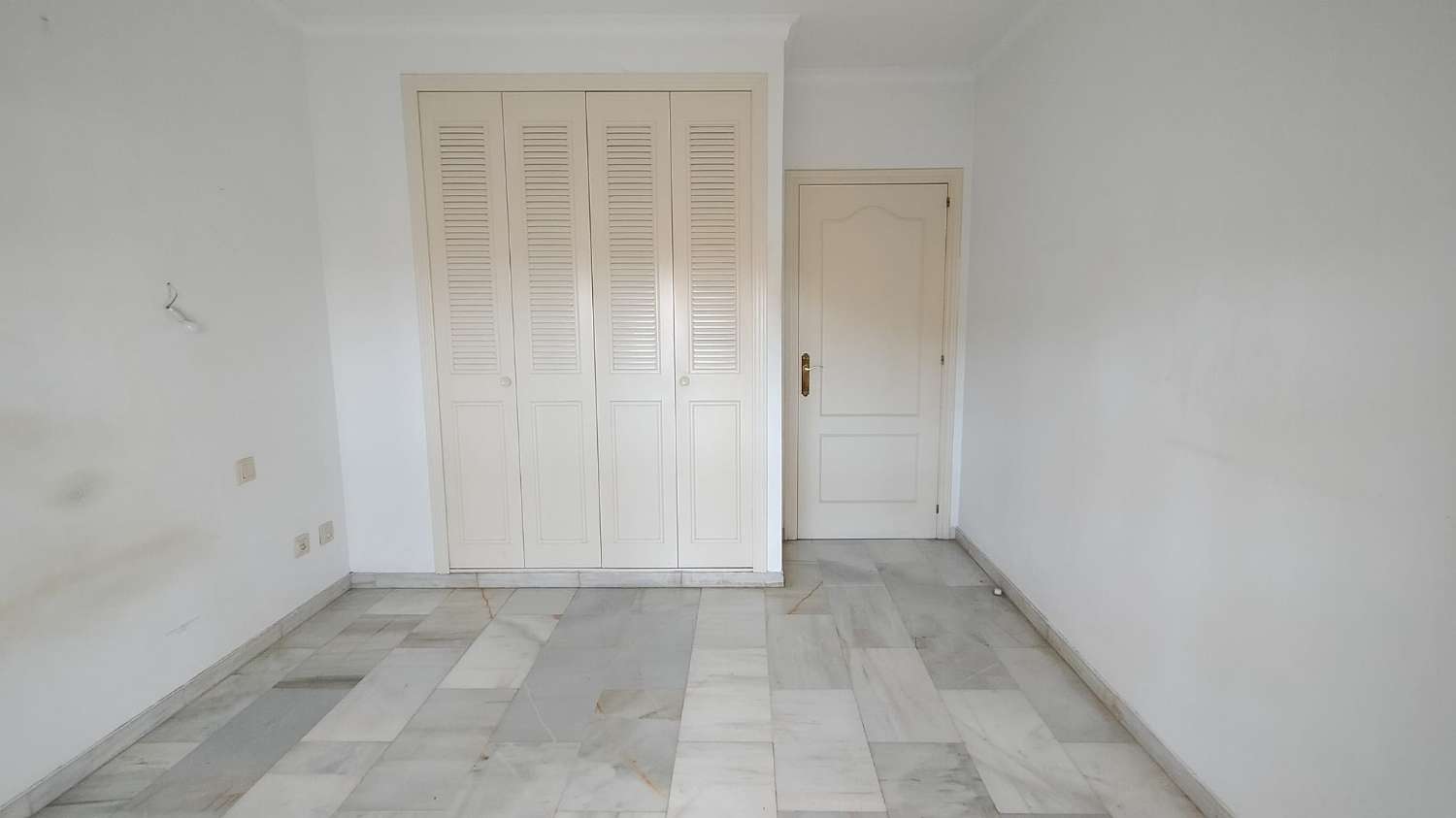 se vende magnifico apartamento en zona el Lagarejo (Fuengirola)