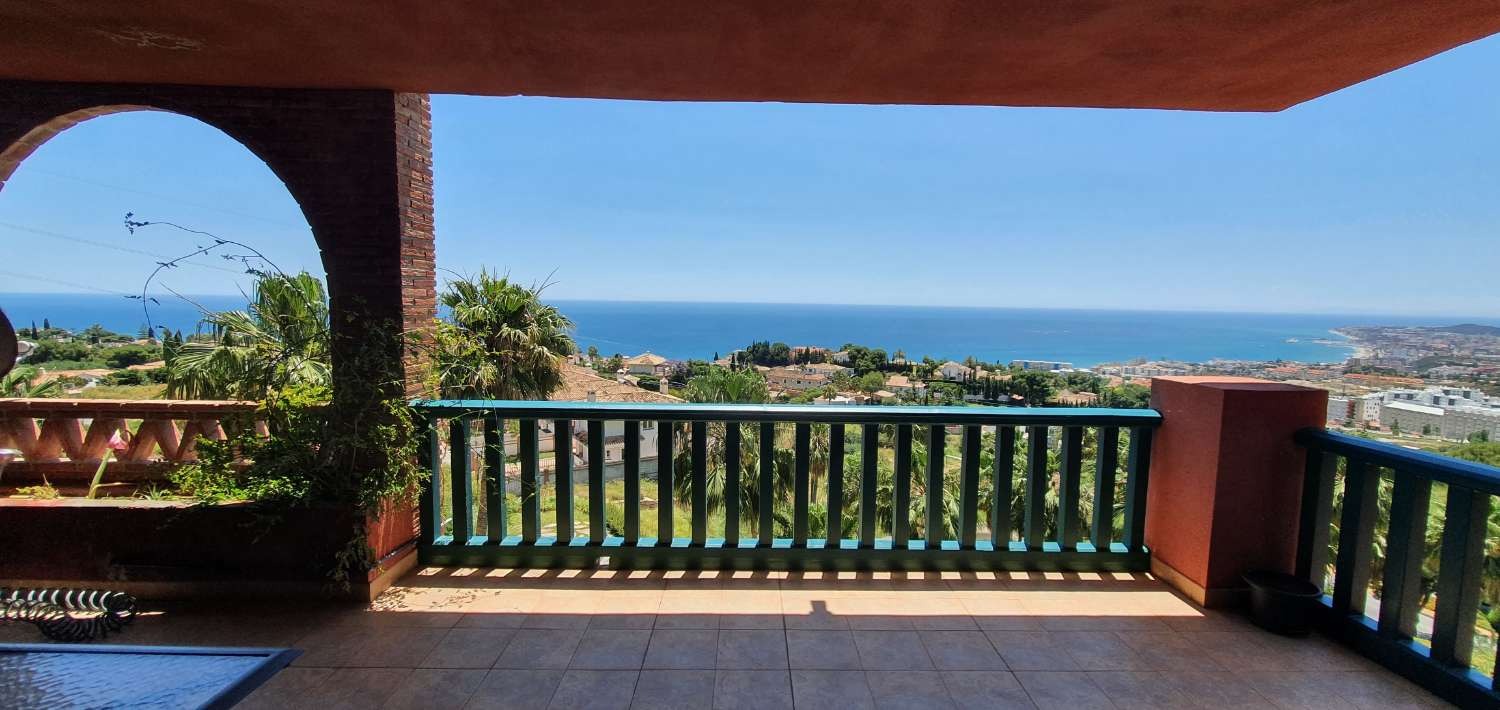 SCHÖNE WOHNUNG MIT MEERBLICK ZUM VERKAUF IN ALTOS DEL HIGUERON