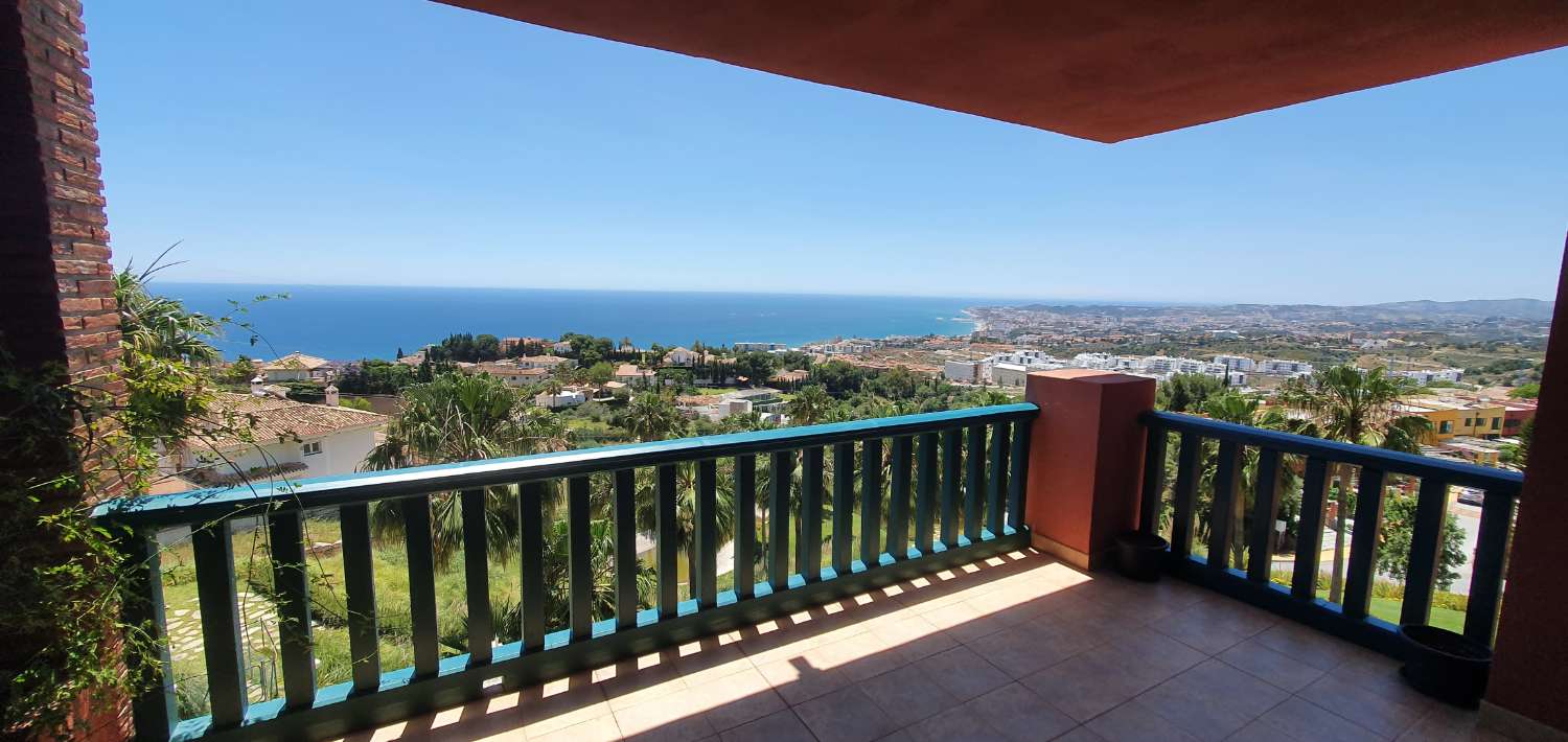 SE VENDE   BONITO  APARTAMENTO CON VISTAS AL MAR  EN ALTOS DEL HIGUERON