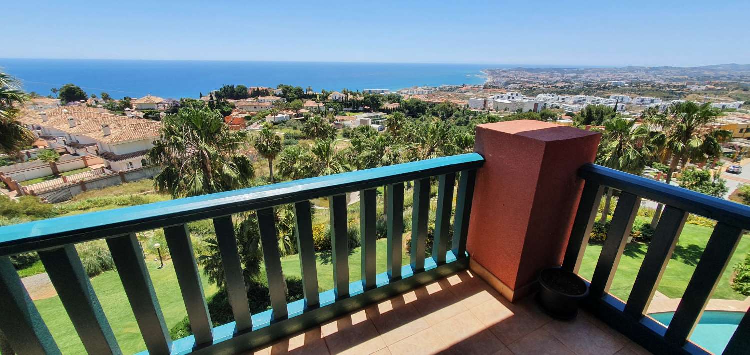 SE VENDE   BONITO  APARTAMENTO CON VISTAS AL MAR  EN ALTOS DEL HIGUERON