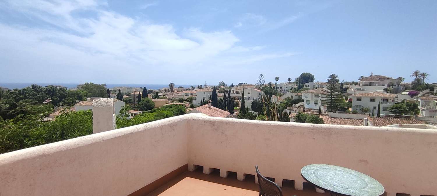 Media temporada. Preciosa villa con vistas al mar, en una de las mejores zonas de Benalmádena