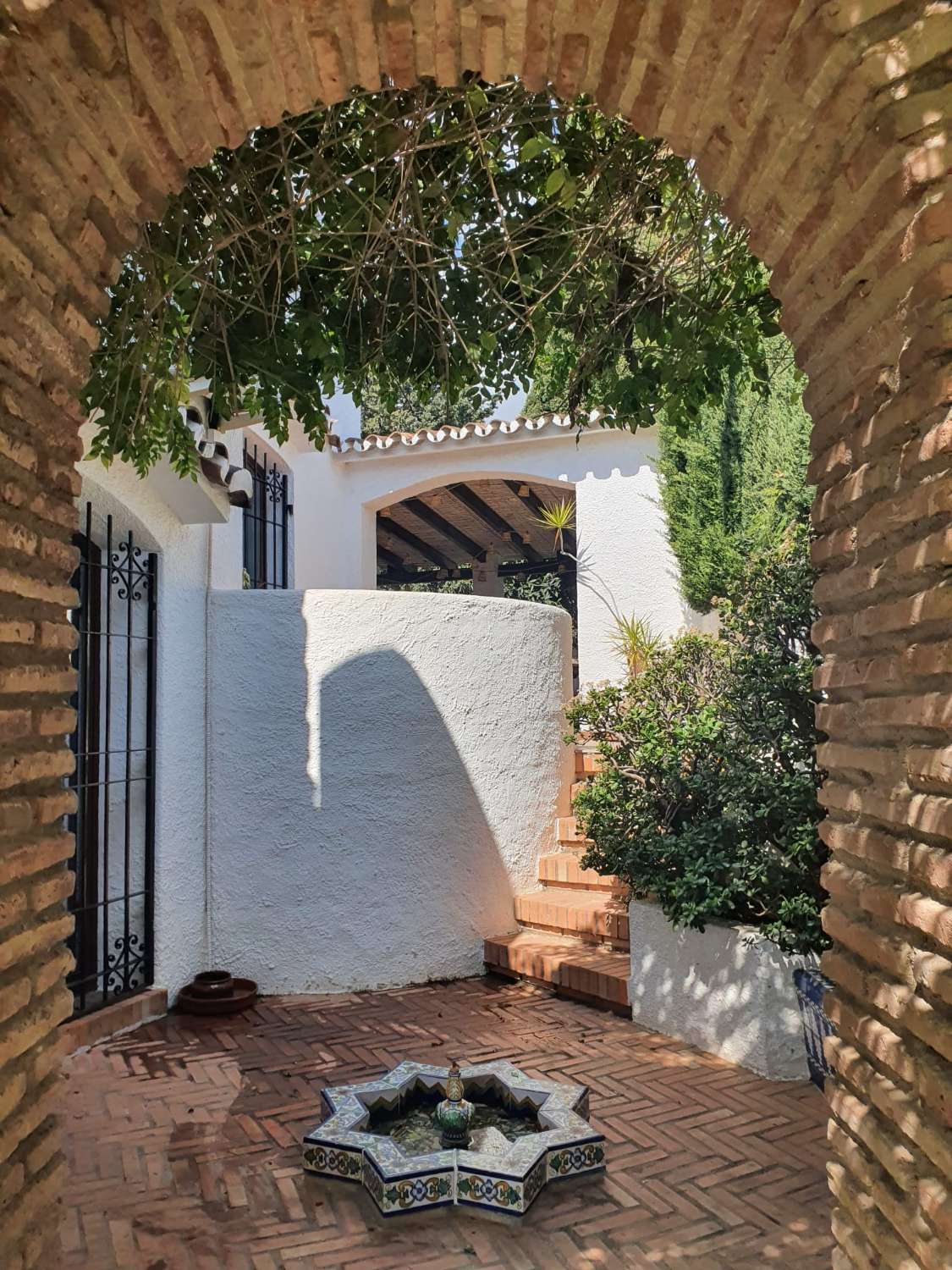 Media temporada. Preciosa villa con vistas al mar, en una de las mejores zonas de Benalmádena