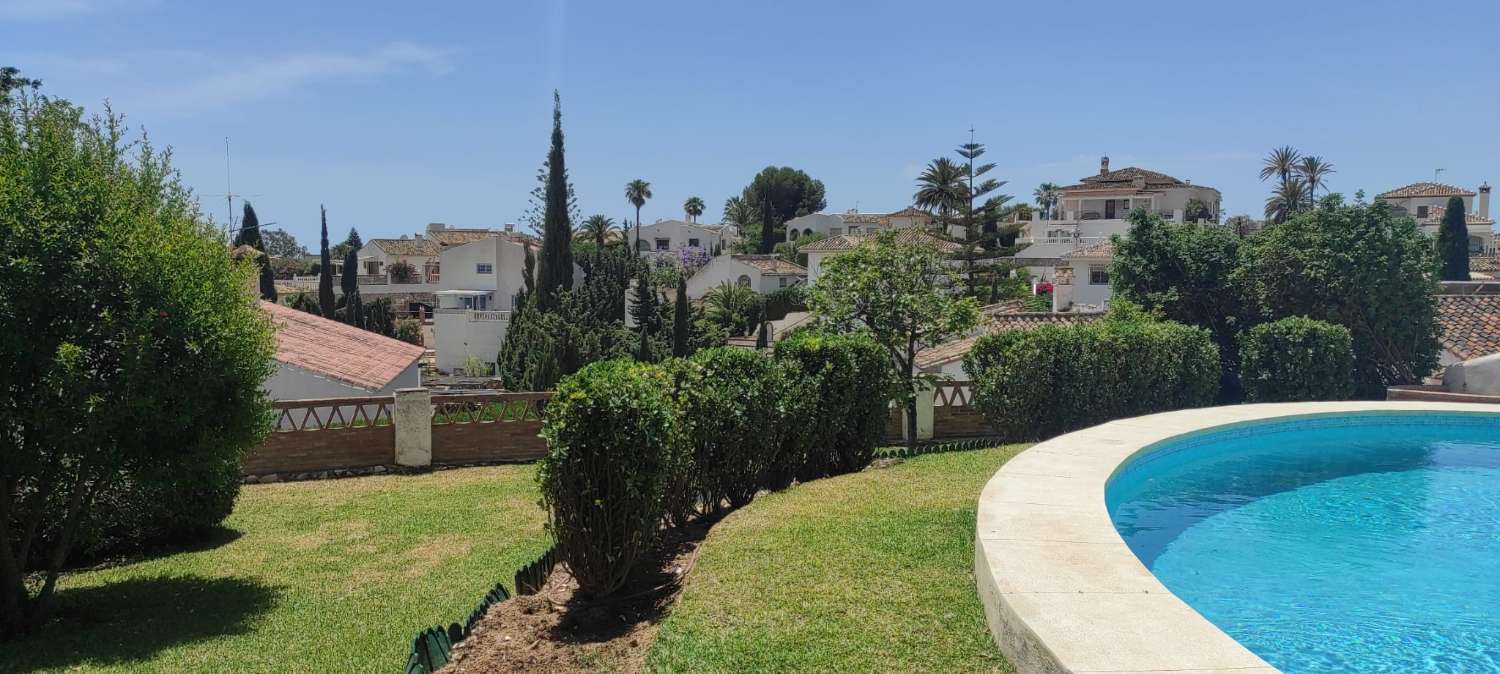 Een half seizoen. Prachtige villa met uitzicht op zee, in een van de beste wijken van Benalmádena