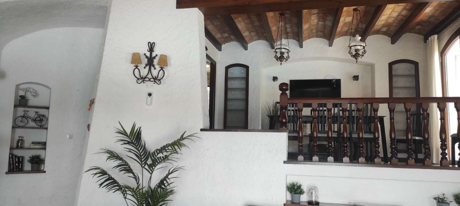 Half a season. Beautiful villa with sea views, in one of the best areas of Benalmadena