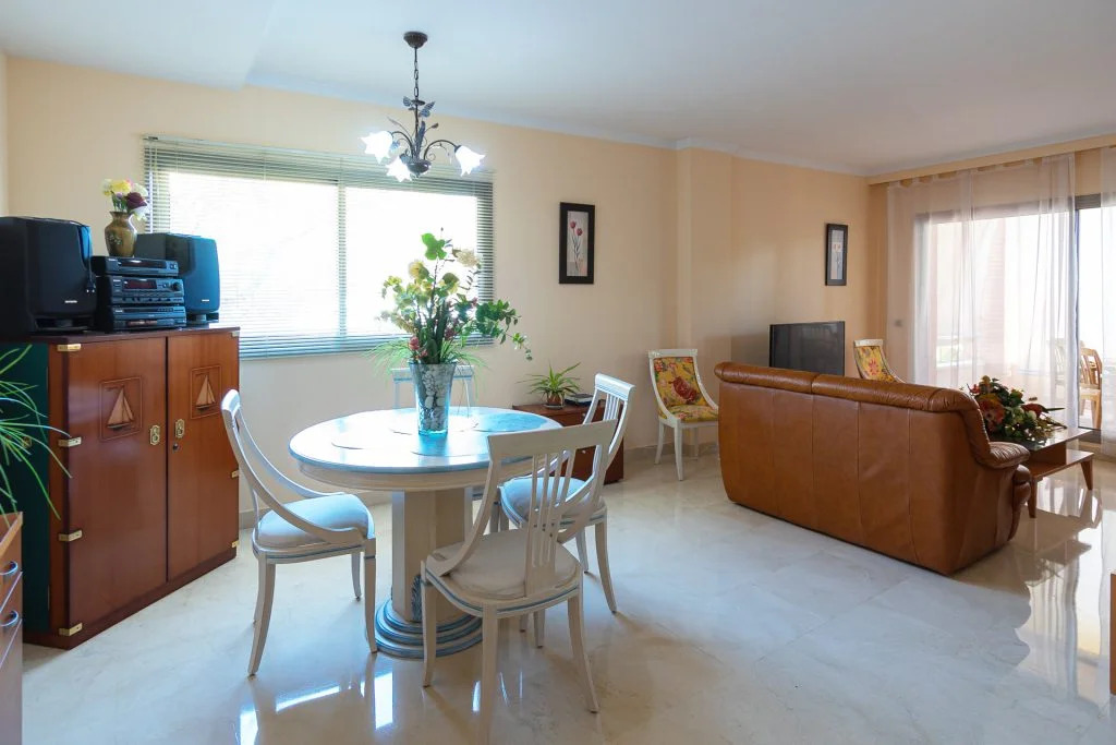 HALF SEIZOEN. VAN 15.9.24-31.5.26 LUXE APPARTEMENT OP 100 METER VAN HET STRAND (BENALMADENA)