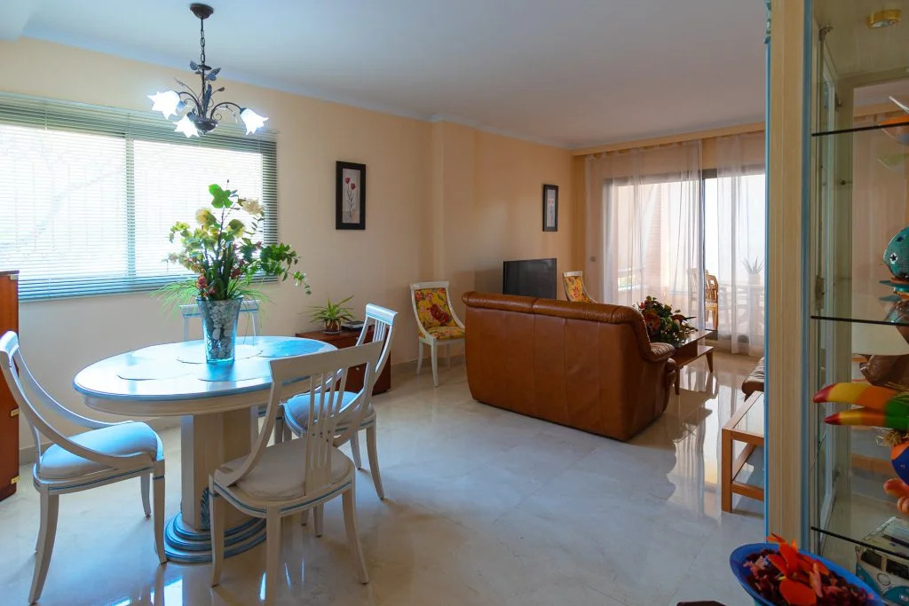 HALF SEASON. FROM 15.9.24-31.5.26 LUXURY APARTMENT 100 METERS FROM THE BEACH (BENALMADENA)