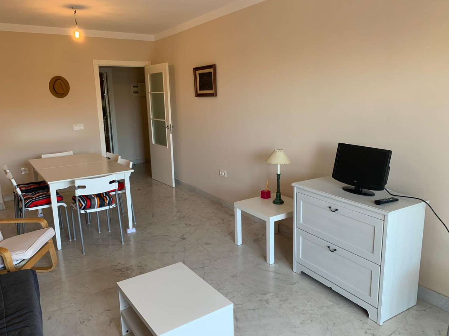 SE VENDE BONITO APARTAMENTO  EN  TORREQUEBRADA EN BENALMADENA