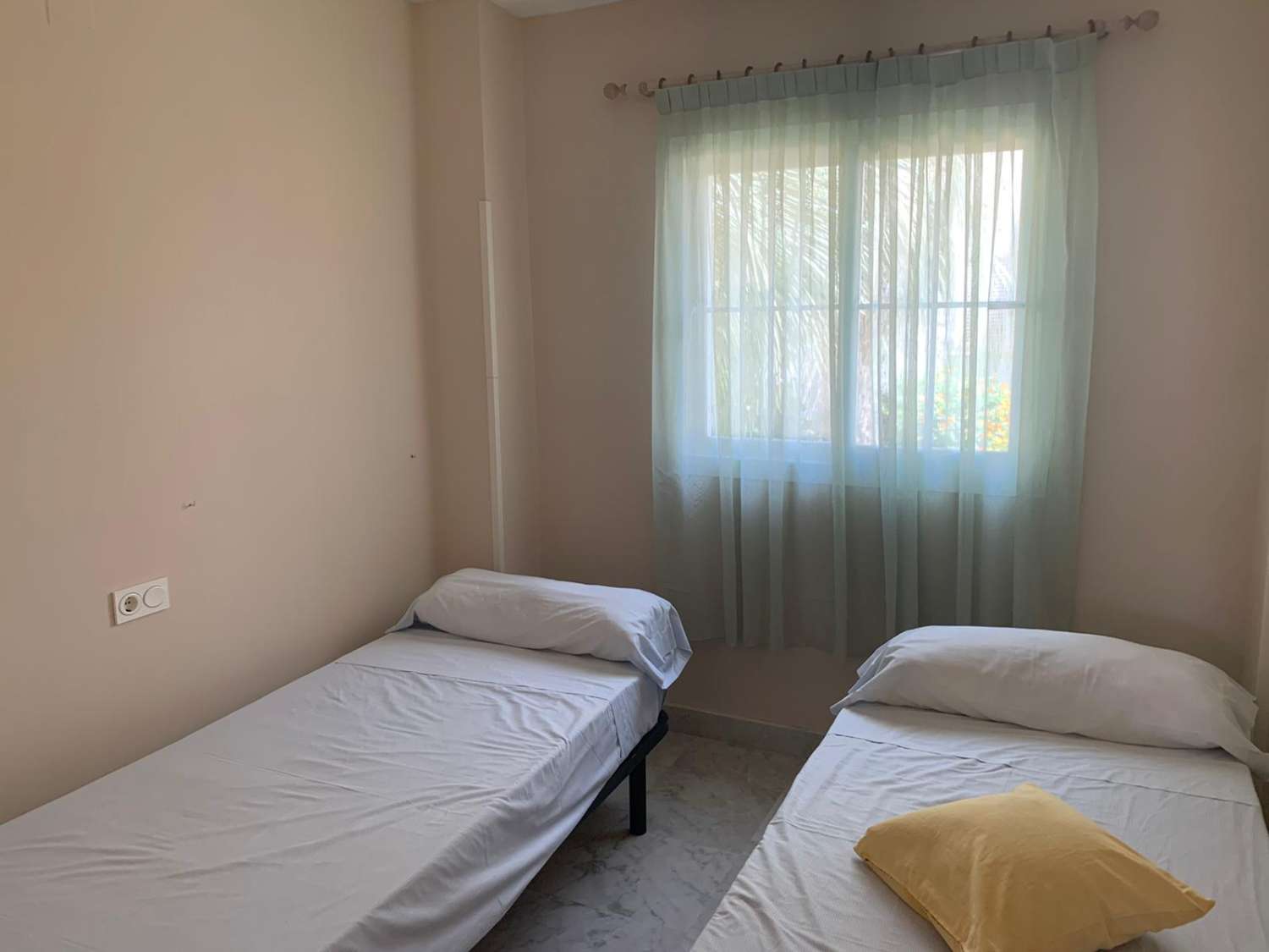 SCHÖNE WOHNUNG ZUM VERKAUF IN TORREQUEBRADA IN BENALMADENA