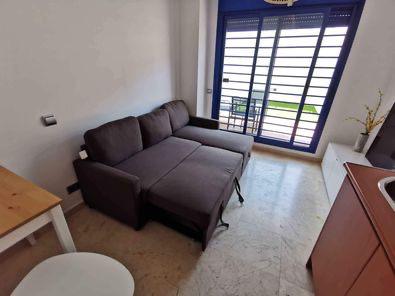 SE VENDE BONITO APARTAMENTO A 200 METROS DE LA PLAYA EN  BENALMÁDENA