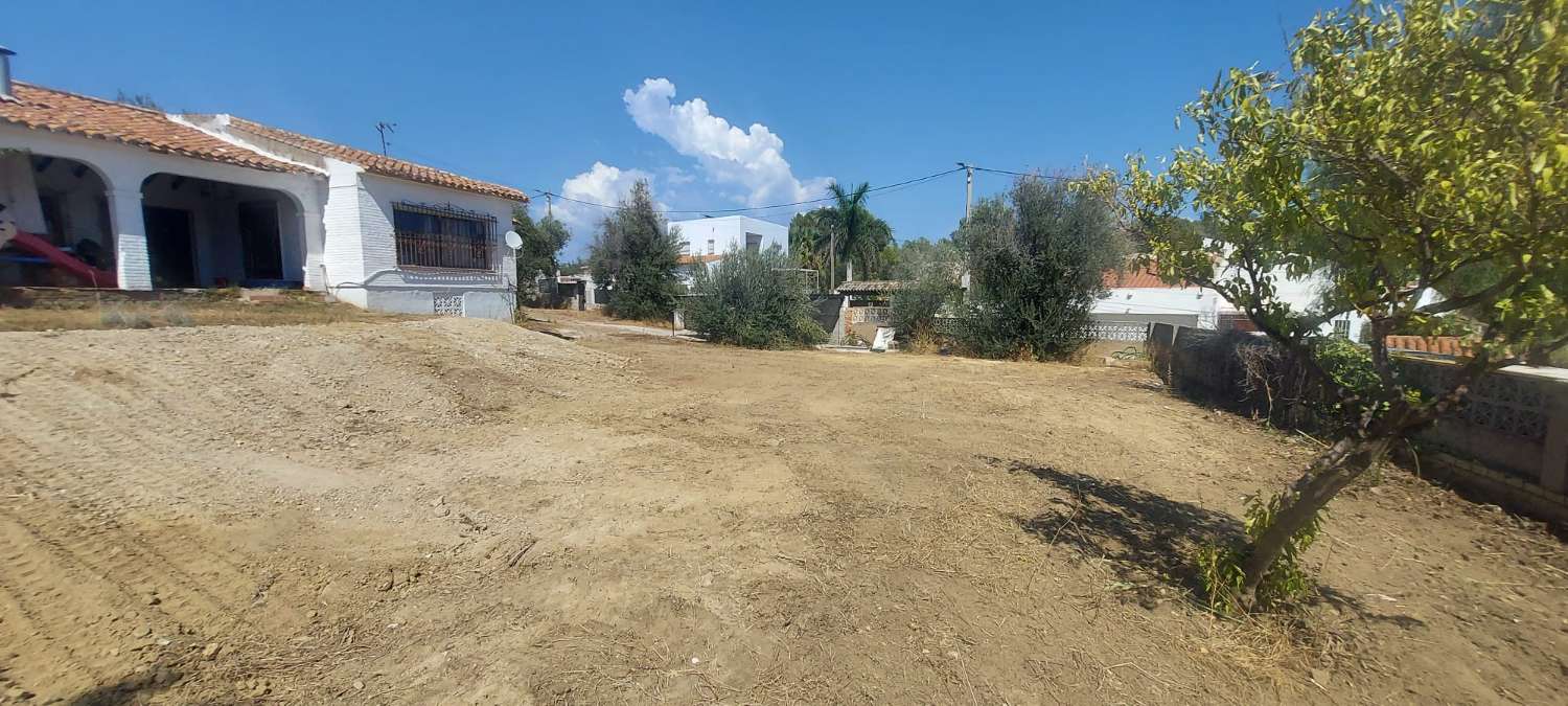 SE VENDE CHALET A REFORMAR ZONA EL PINAR (TORREMOLINOS )