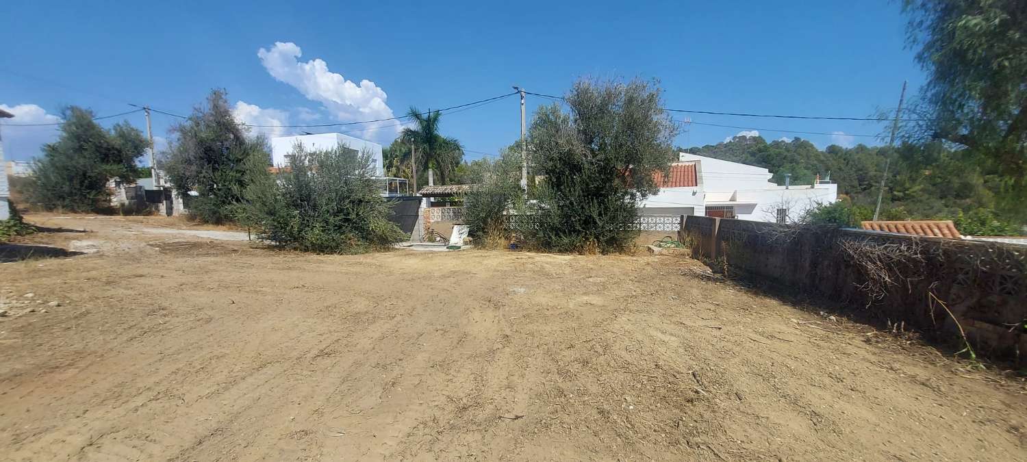 SE VENDE CHALET A REFORMAR ZONA EL PINAR (TORREMOLINOS )