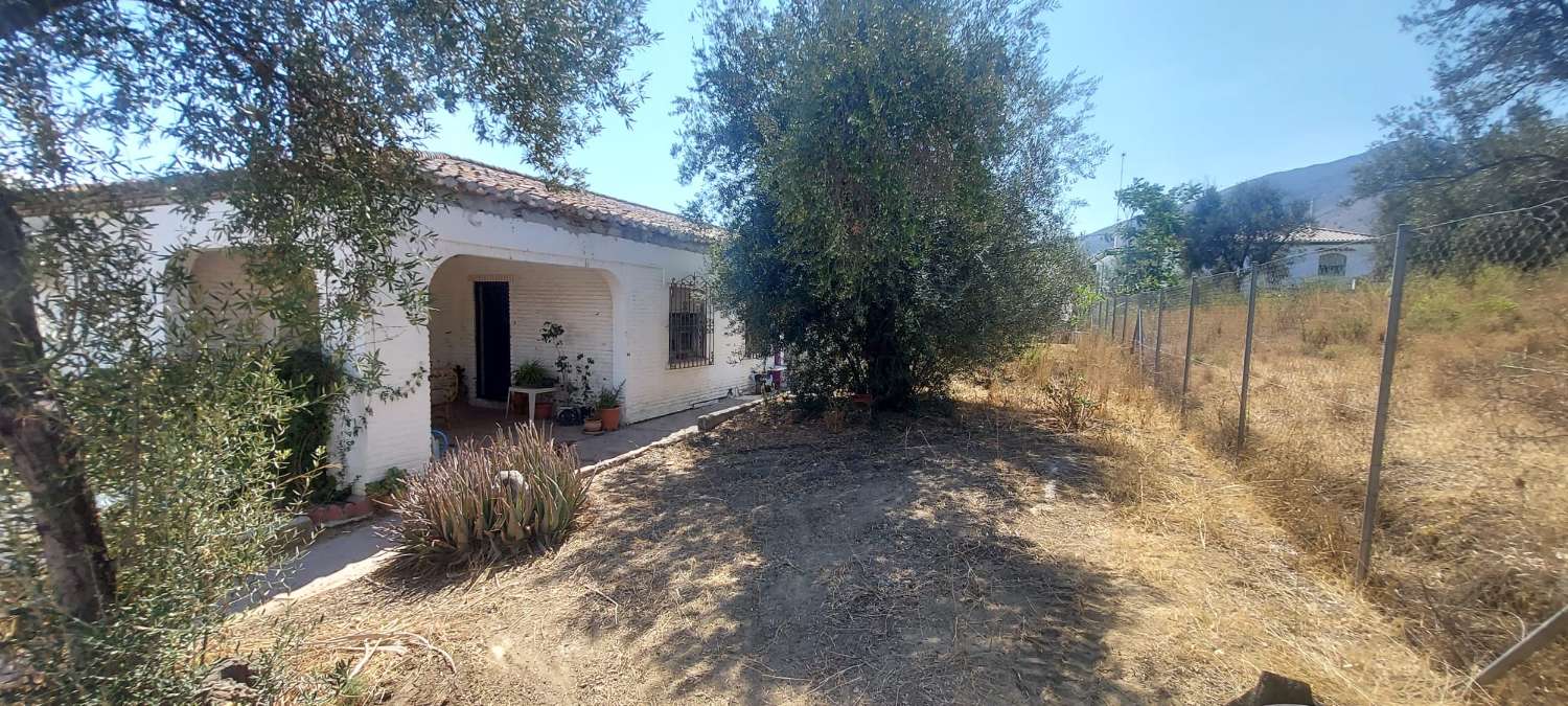 SE VENDE CHALET A REFORMAR ZONA EL PINAR (TORREMOLINOS )