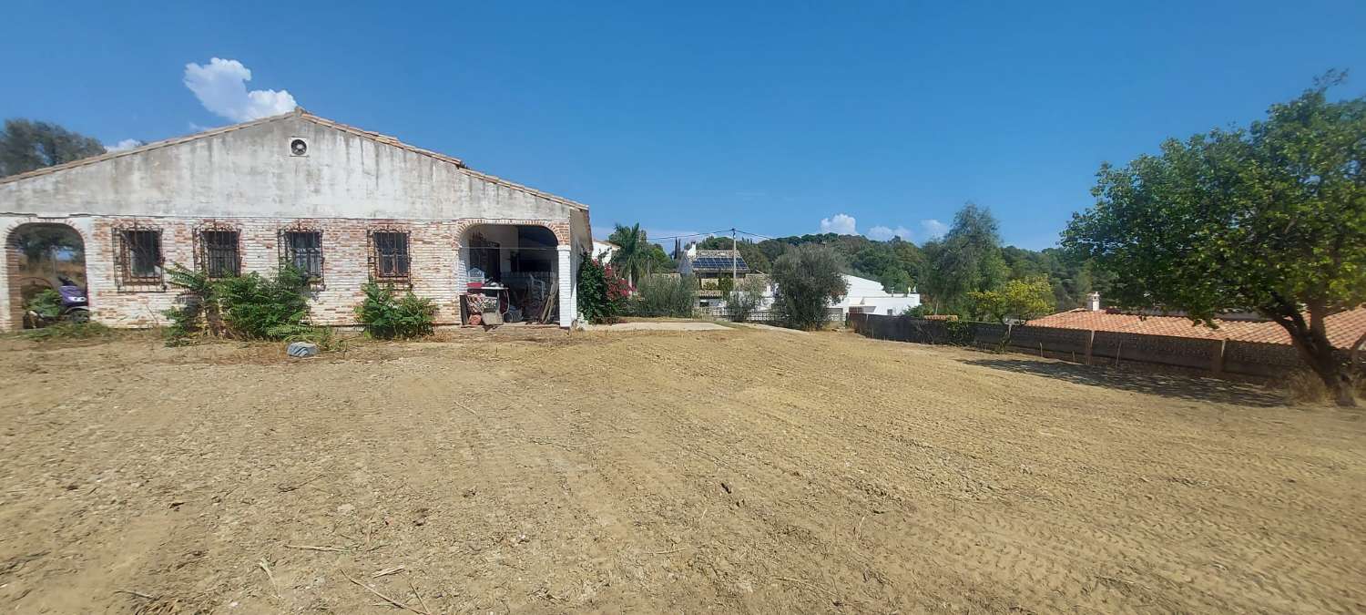 SE VENDE CHALET A REFORMAR ZONA EL PINAR (TORREMOLINOS )