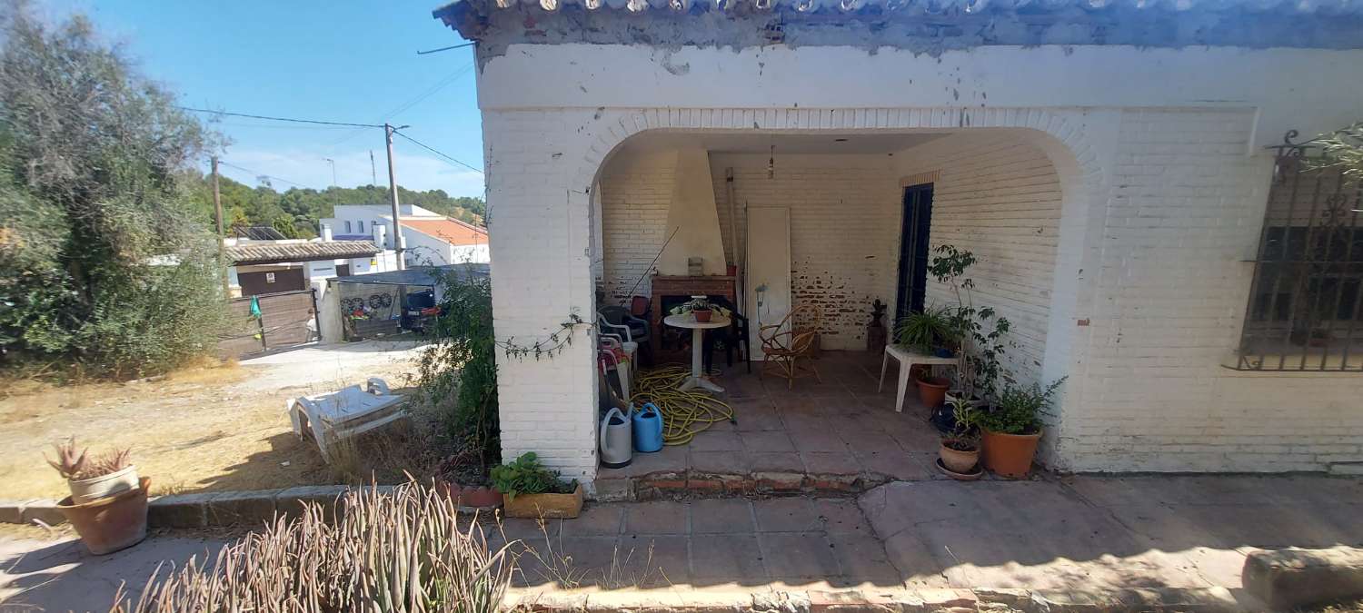 SE VENDE CHALET A REFORMAR ZONA EL PINAR (TORREMOLINOS )