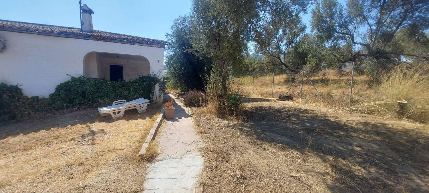 SE VENDE CHALET A REFORMAR ZONA EL PINAR (TORREMOLINOS )