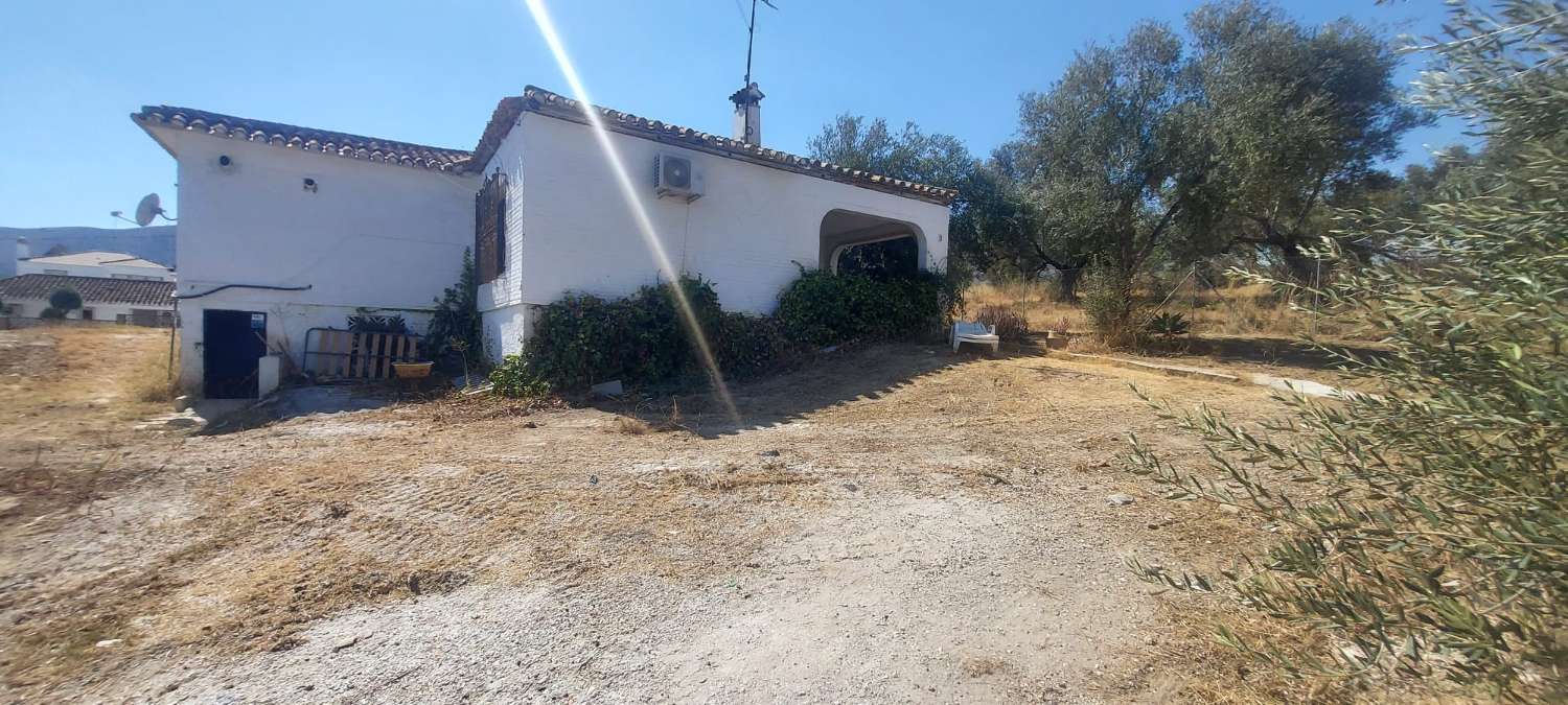 SE VENDE CHALET A REFORMAR ZONA EL PINAR (TORREMOLINOS )