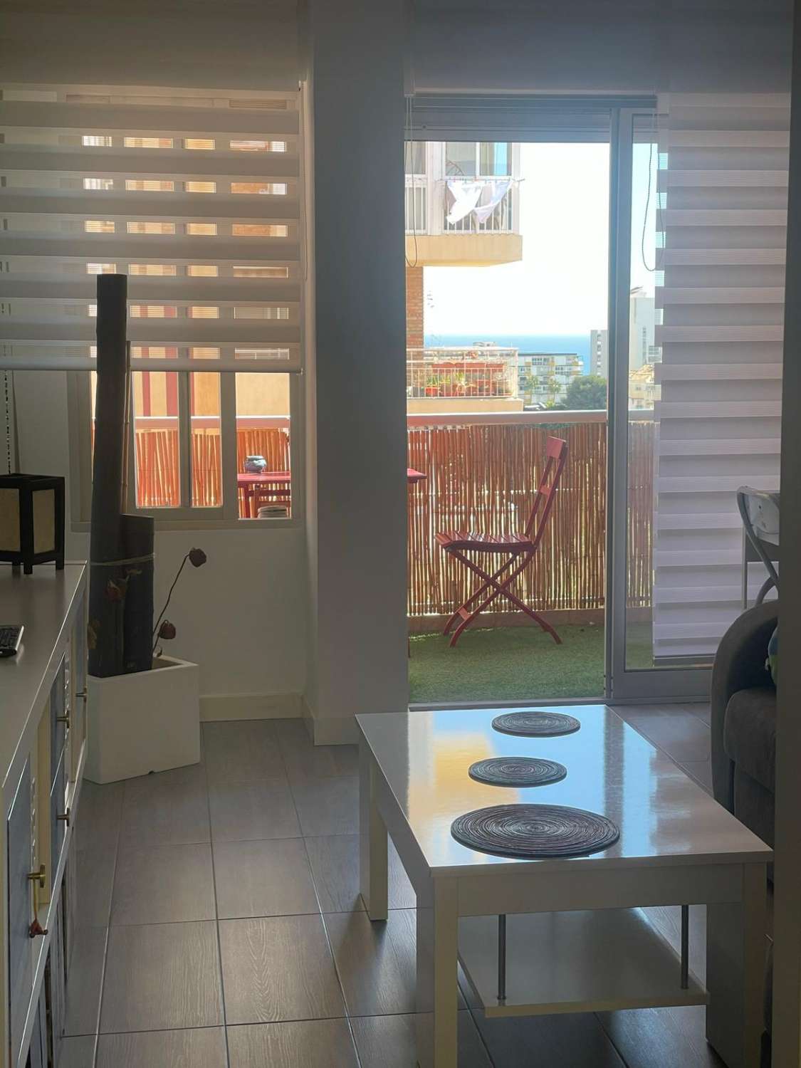 Larga Temporada . se alquila desde 24.9.24 bonito apartamento con vistas laterales al mar en Arroyo de la Miel