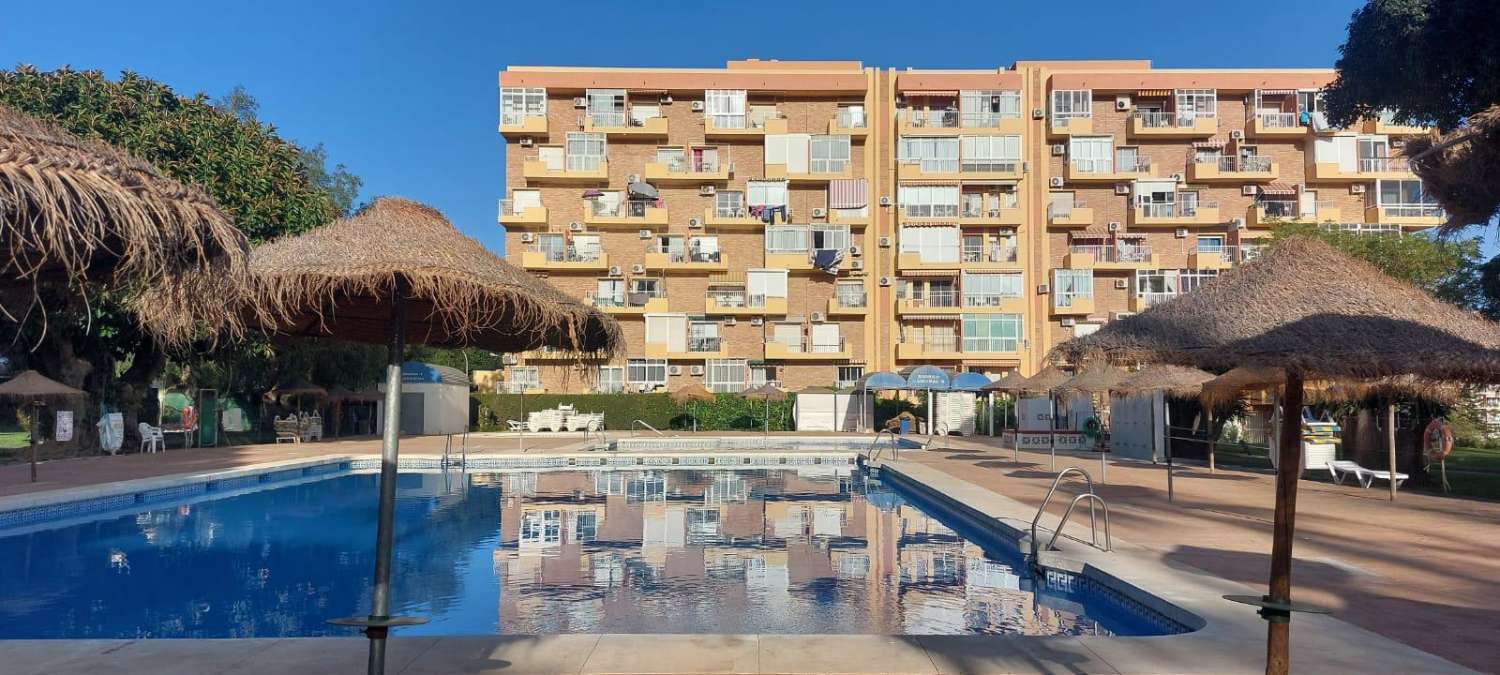 Larga Temporada . se alquila desde 24.9.24 bonito apartamento con vistas laterales al mar en Arroyo de la Miel