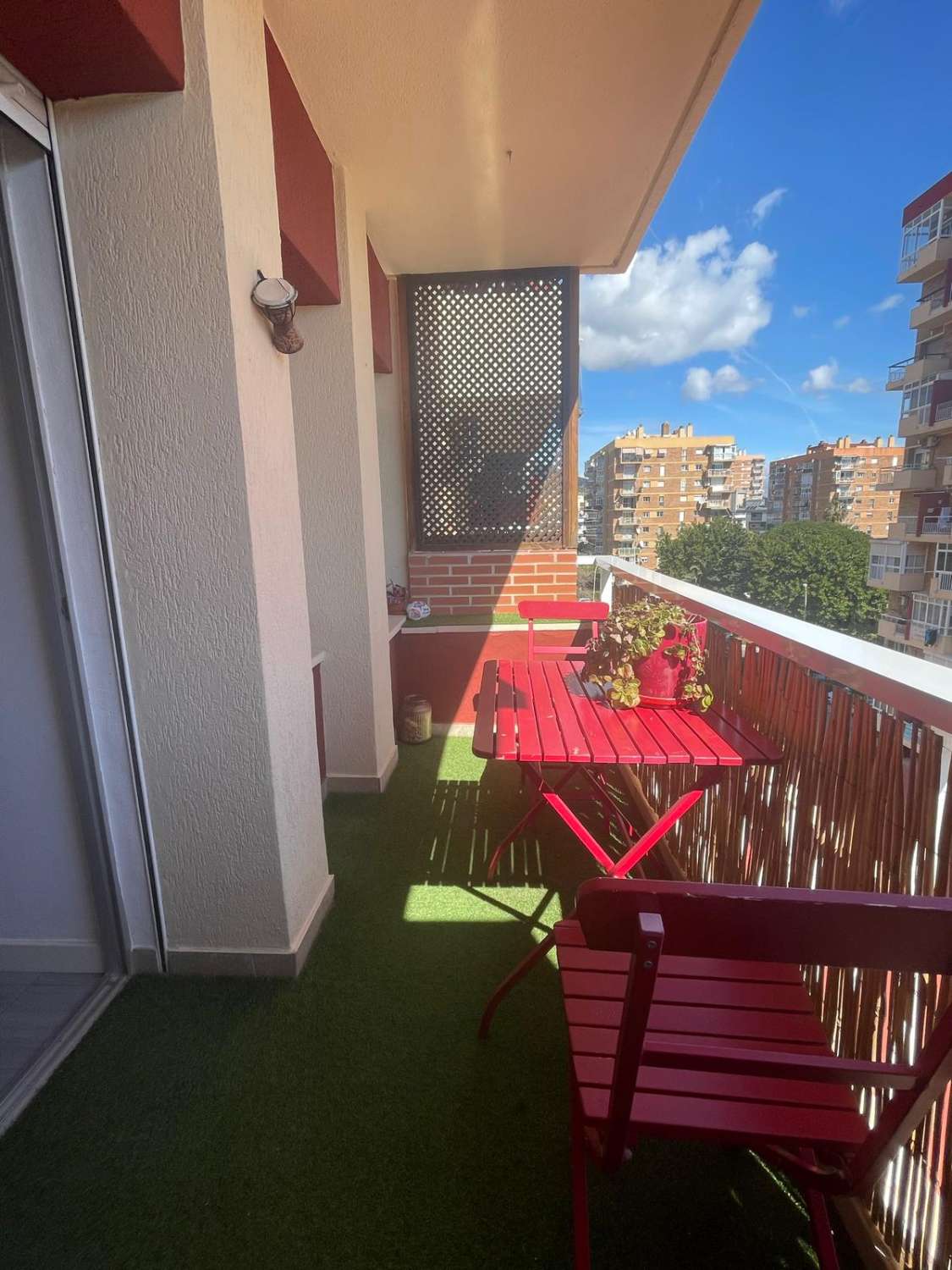 Larga Temporada . se alquila desde 24.9.24 bonito apartamento con vistas laterales al mar en Arroyo de la Miel