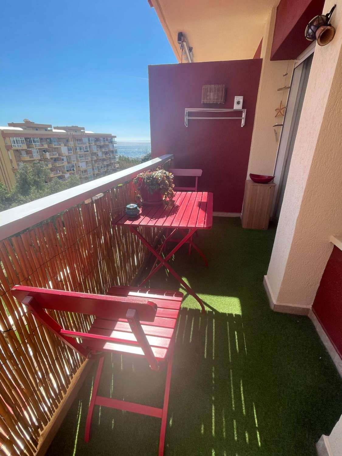 Larga Temporada . se alquila desde 24.9.24 bonito apartamento con vistas laterales al mar en Arroyo de la Miel