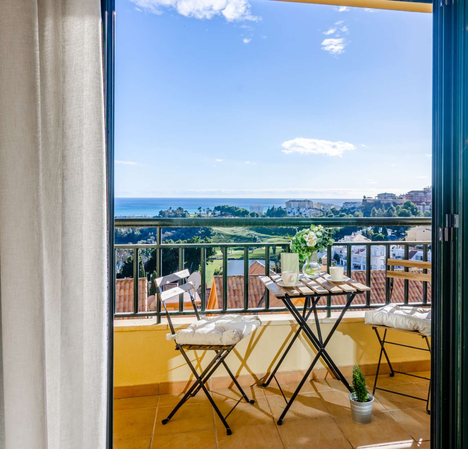 Affitta a lungo termine d'ora in poi, magnifica proprietà a Torrequebrada con vista sul campo da golf e sul mare