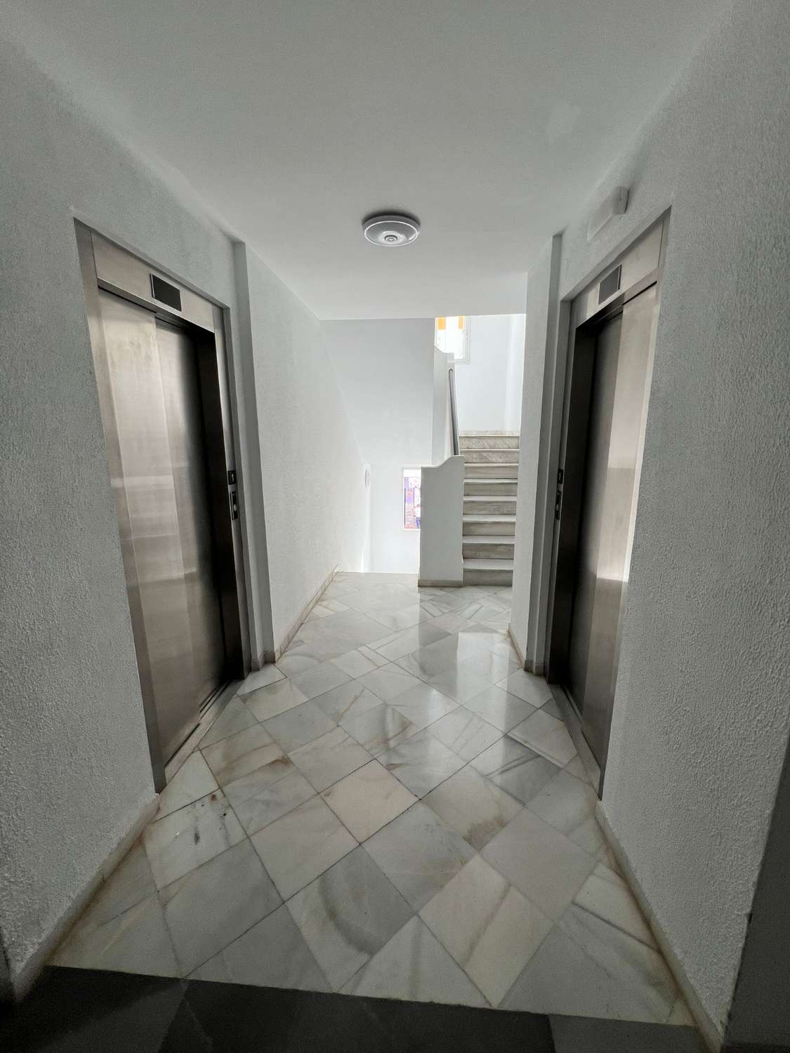 LANGE TERMIJN APPARTEMENT TE HUUR IN ARROYO DE LA MIEL (BENALMADENA)