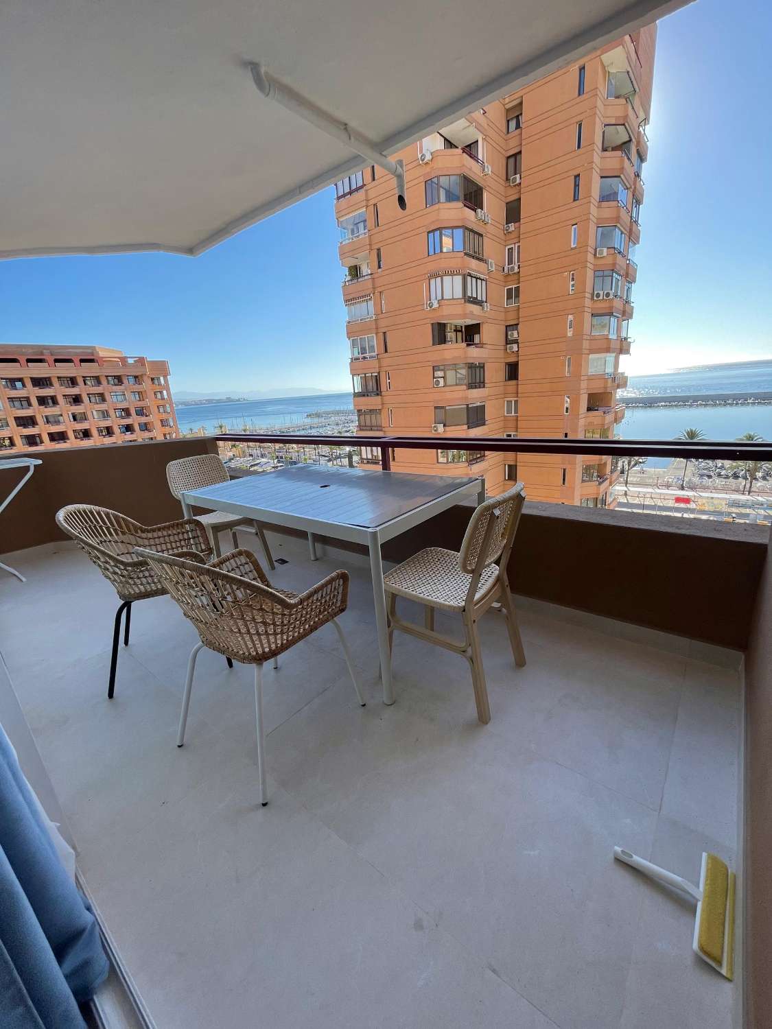 MEDIA TEMPORADA . SE ALQUILA MAGNIFICO APARTAMENTO DESDE 1/10/2024 - 31/5/25 EN FUENGIROLA CON VISTAS AL MAR