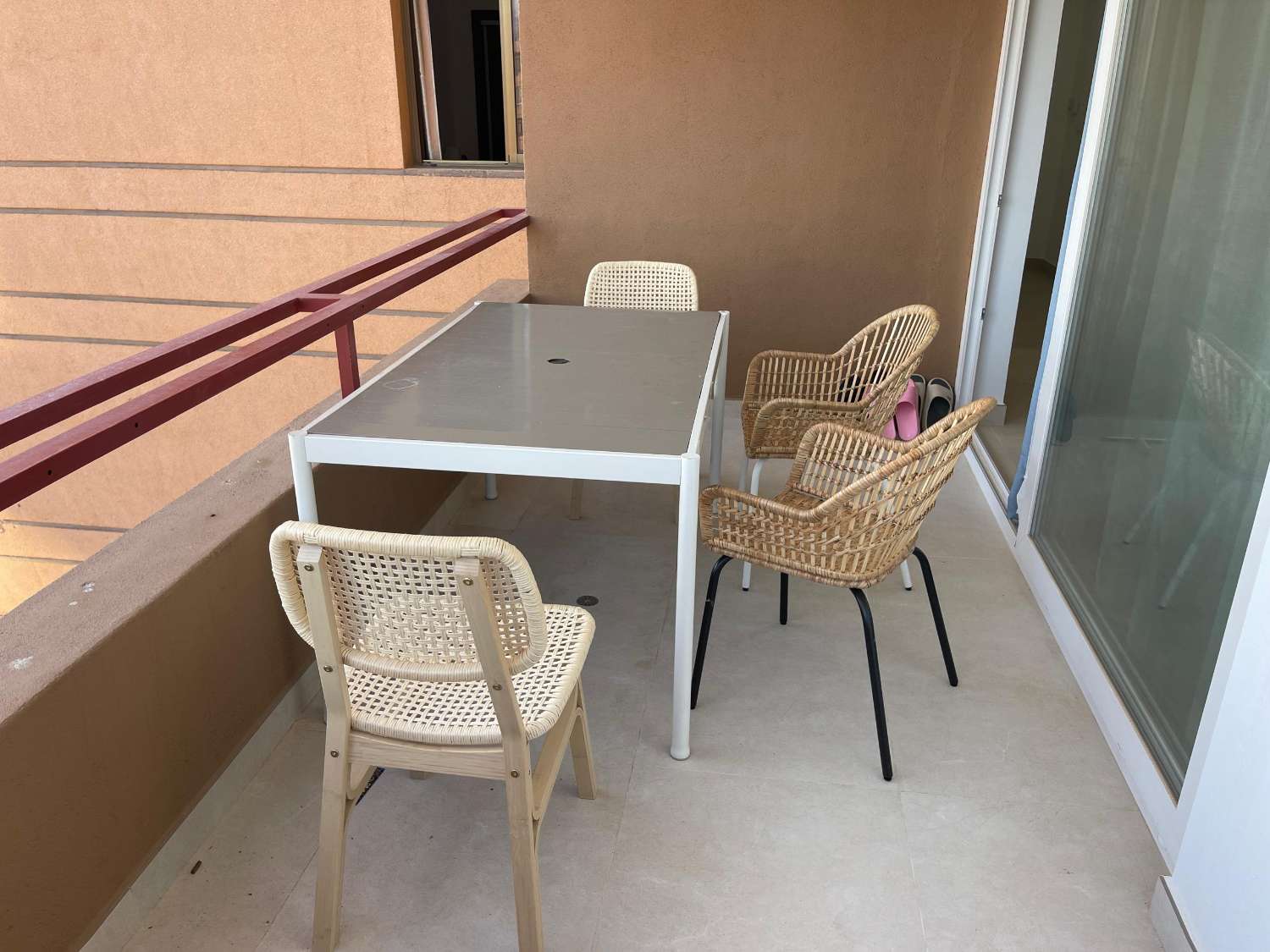 HALBE SAISON. WUNDERSCHÖNE WOHNUNG ZU VERMIETEN VOM 1/10/2024 - 31/5/25 IN FUENGIROLA MIT MEERBLICK