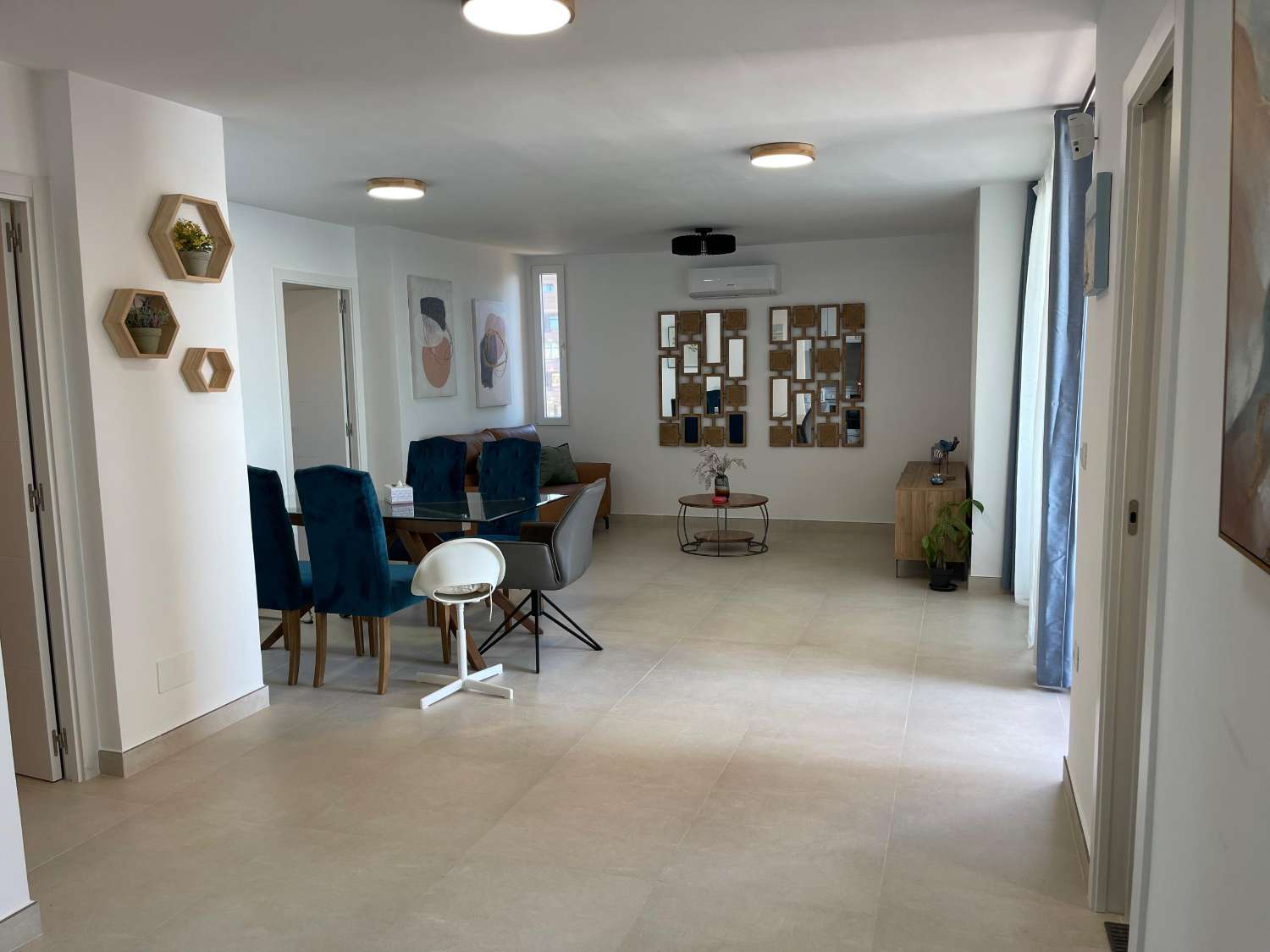 HALF SEIZOEN. PRACHTIG APPARTEMENT TE HUUR VANAF 1/10/2024 - 31/5/25 IN FUENGIROLA MET UITZICHT OP ZEE