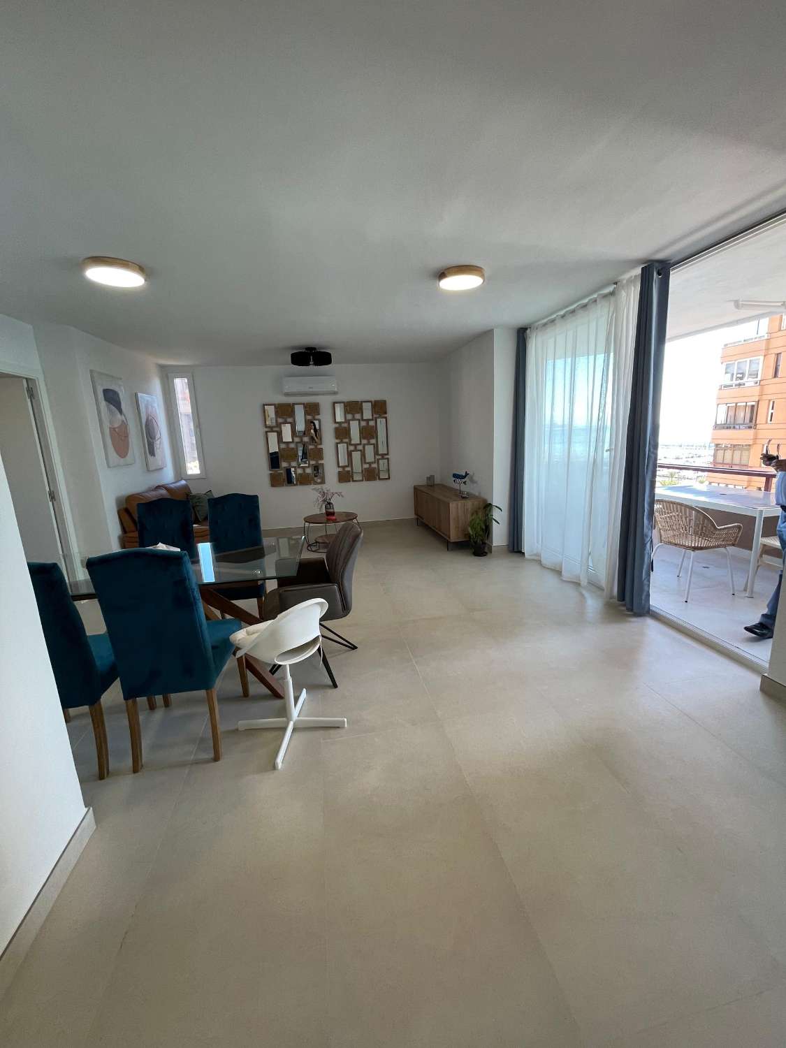 LONG SEASON. MAGNIFICENT APARTMENT FOR RENT FROM 1/10/2024IN FUENGIROLA WITH SEA VIEWS