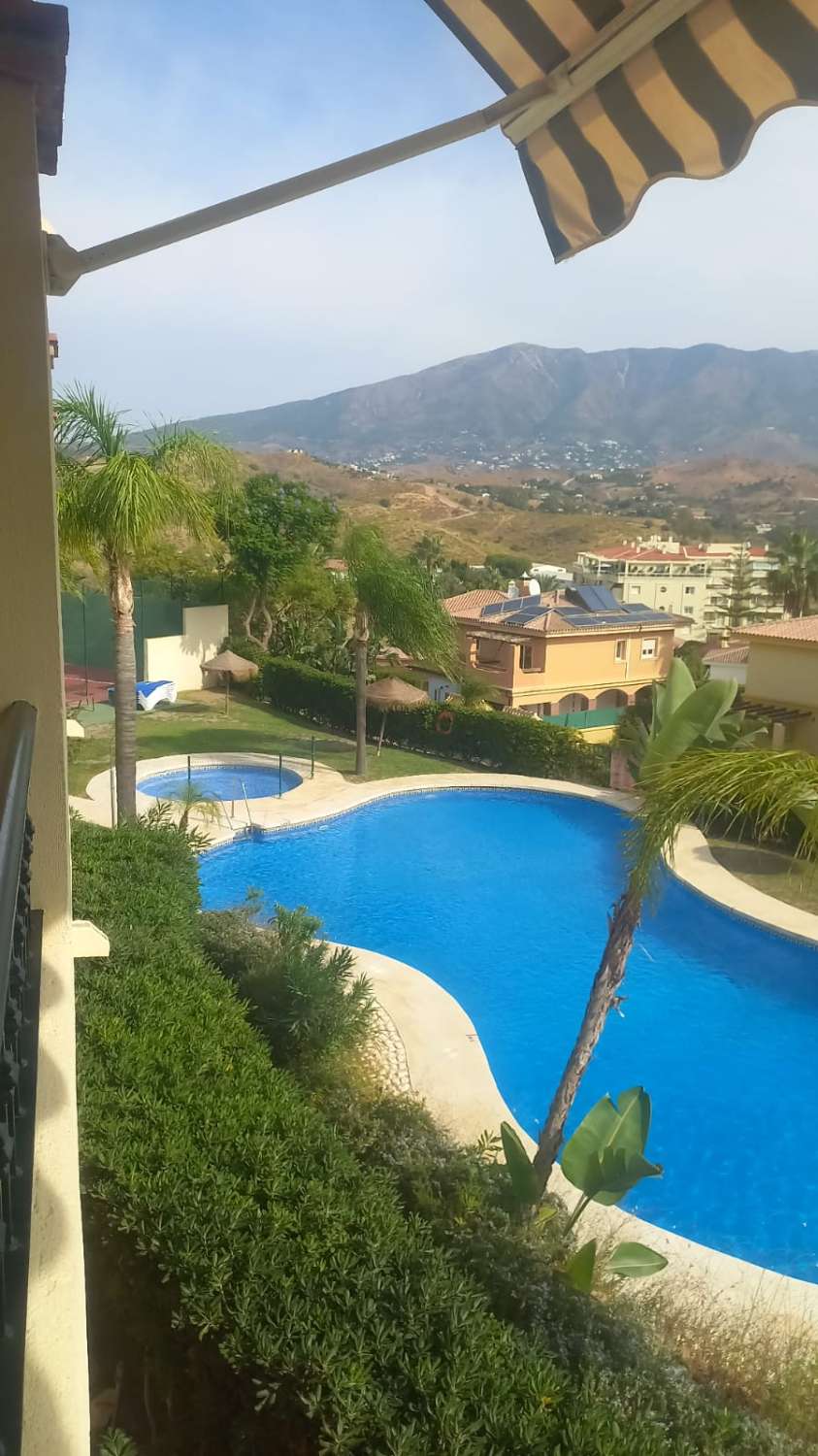 SE VENDE BONITO APARTAMENTO EN  CAMINO DE COIN CERCA MIJAS GOLF (MIJAS)